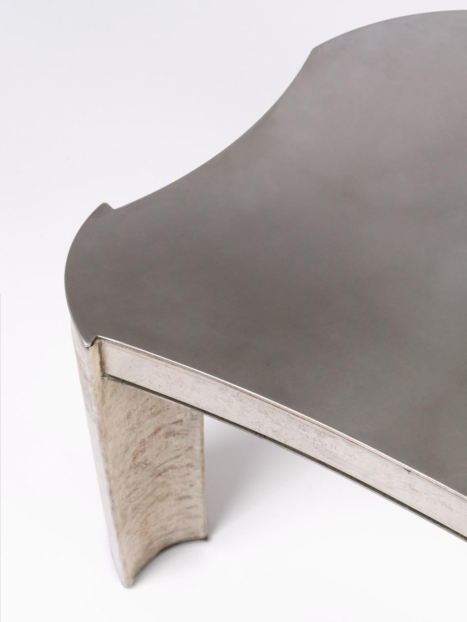 Sedia Fragment II contemporanea con pelle patinata di osso bianco di Jumandie Seys in vendita 3
