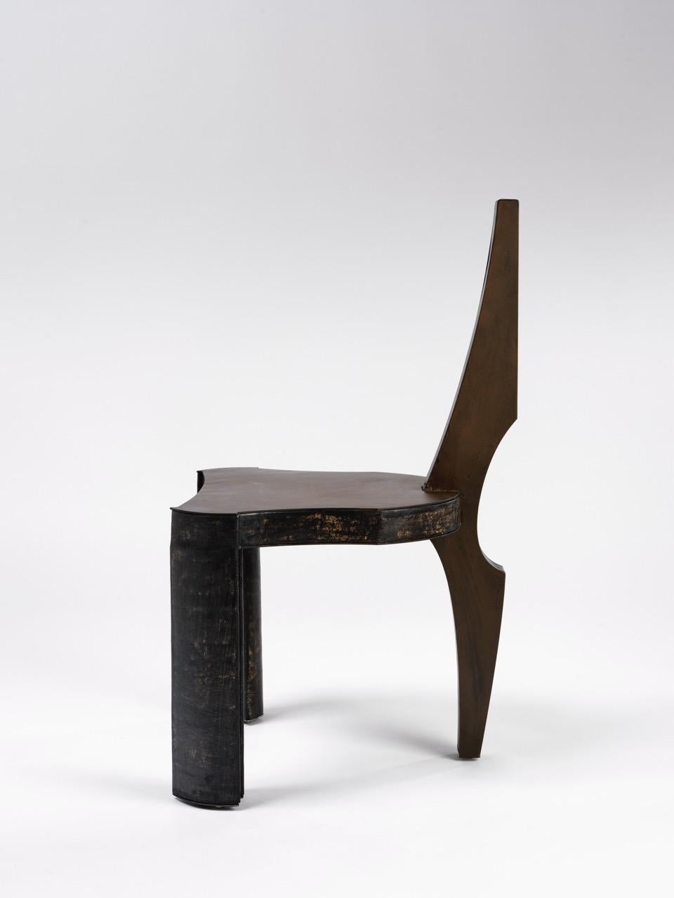 Sedia Fragment II contemporanea con pelle borgogna patinata di Jumandie Seys in vendita 4
