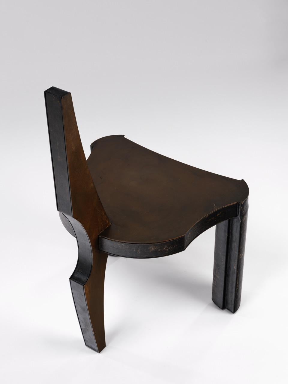 Sedia Fragment II contemporanea con pelle borgogna patinata di Jumandie Seys in vendita 7