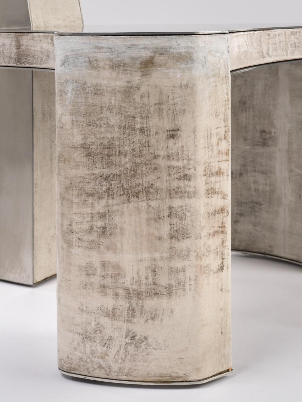 Contemporary Fragment Chair mit patiniertem Leder von Jumandie Seys im Angebot 2