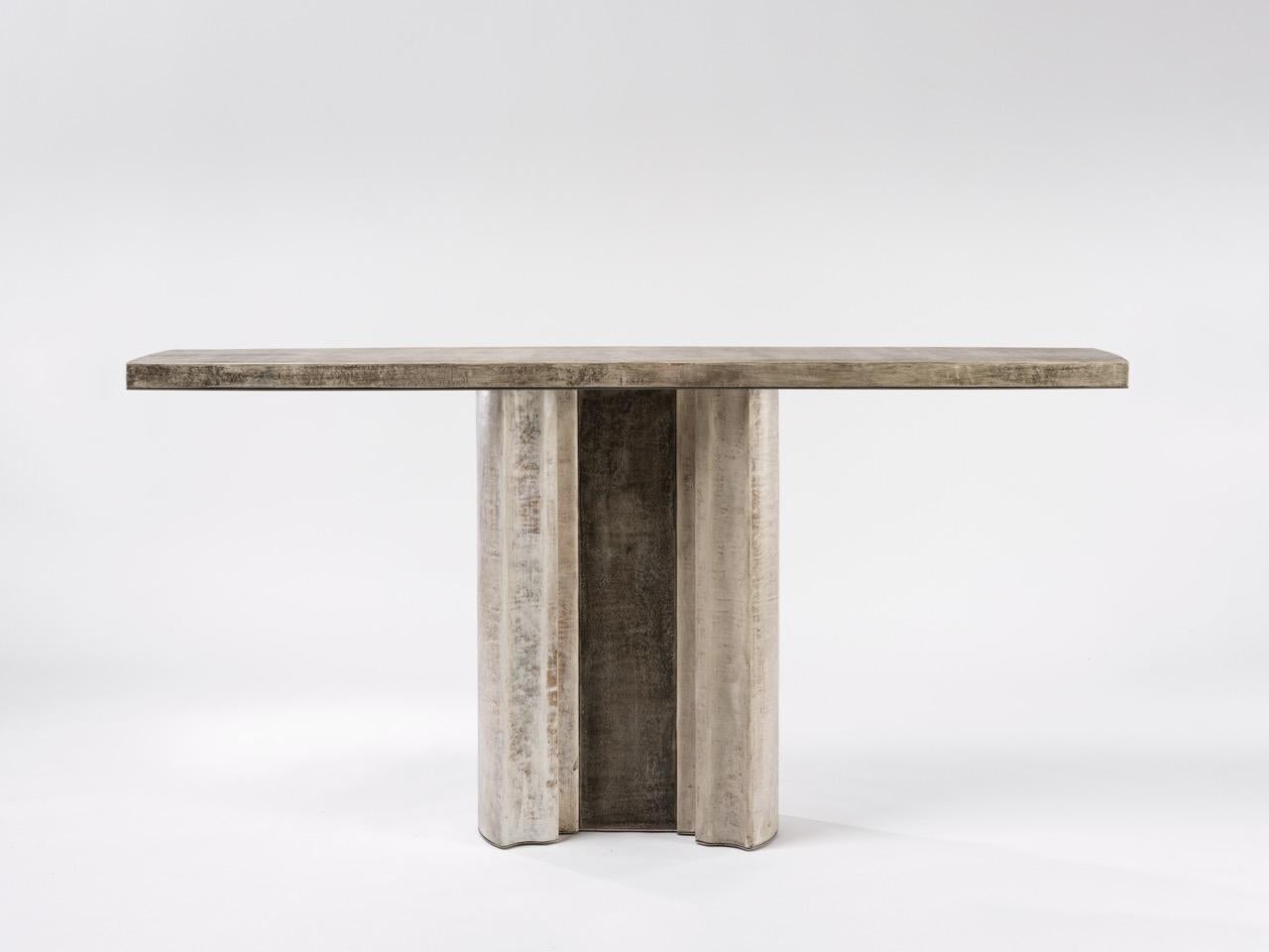 Consola Contemporánea Fragmento III de cuero patinado blanco hueso Siglo XXI y contemporáneo en venta