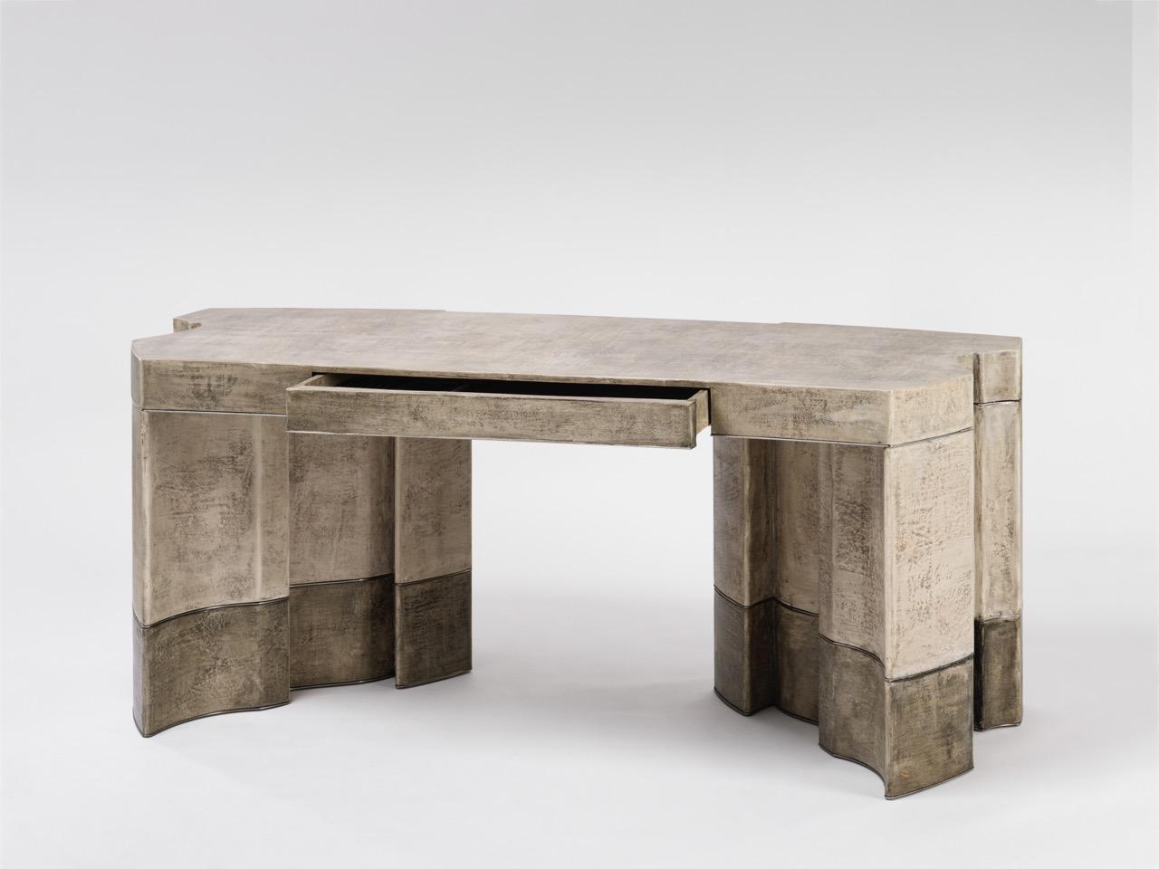 Contemporary Fragment Desk mit knochenweiß patiniertem Leder im Angebot 6