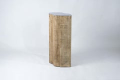 Piedistallo Frammento Contemporaneo Grande in pelle patinata beige
