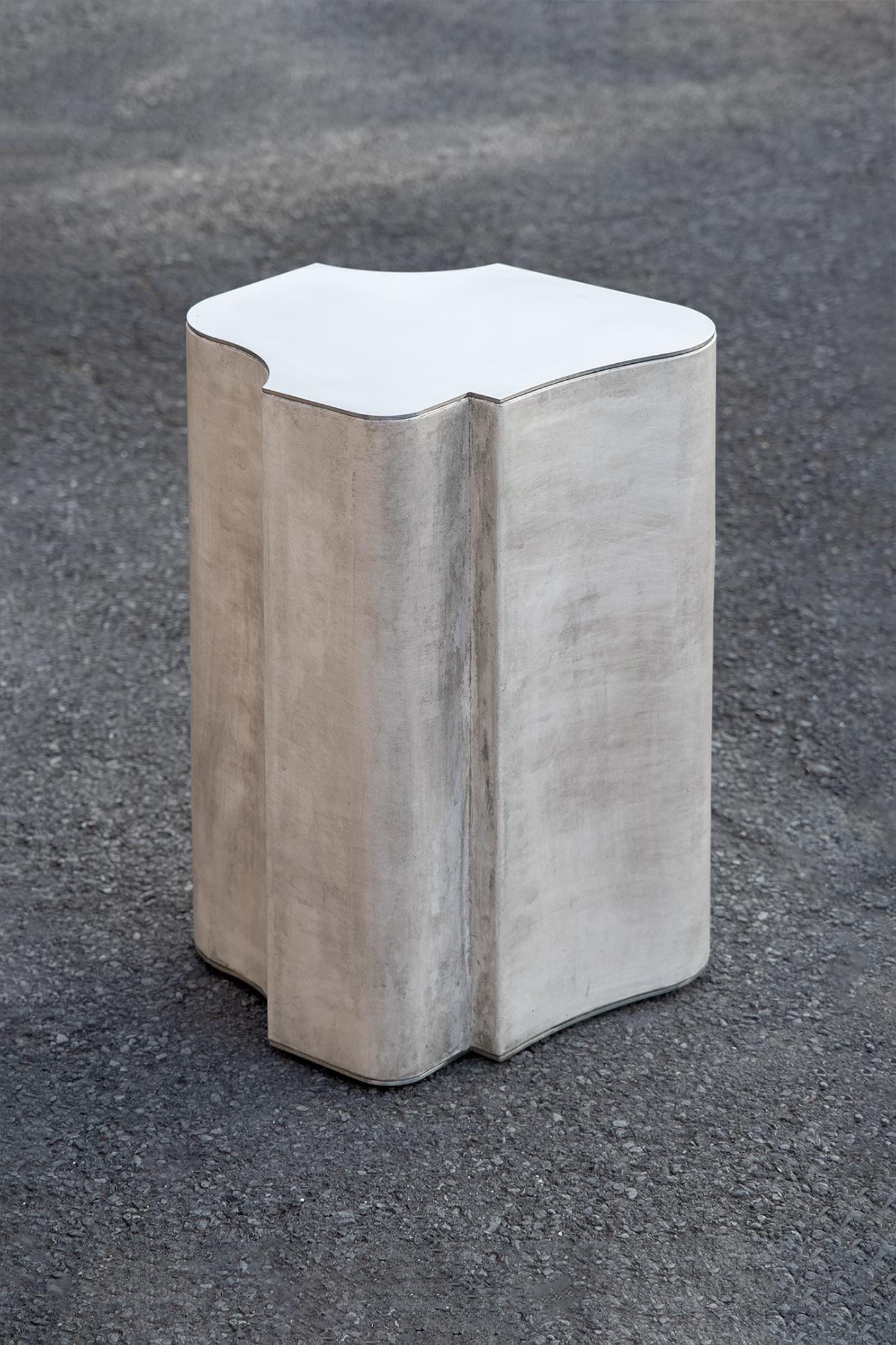 Table d'appoint contemporaine Fragment Medium en cuir patiné par Jumandie Seys Neuf - En vente à 1204, CH