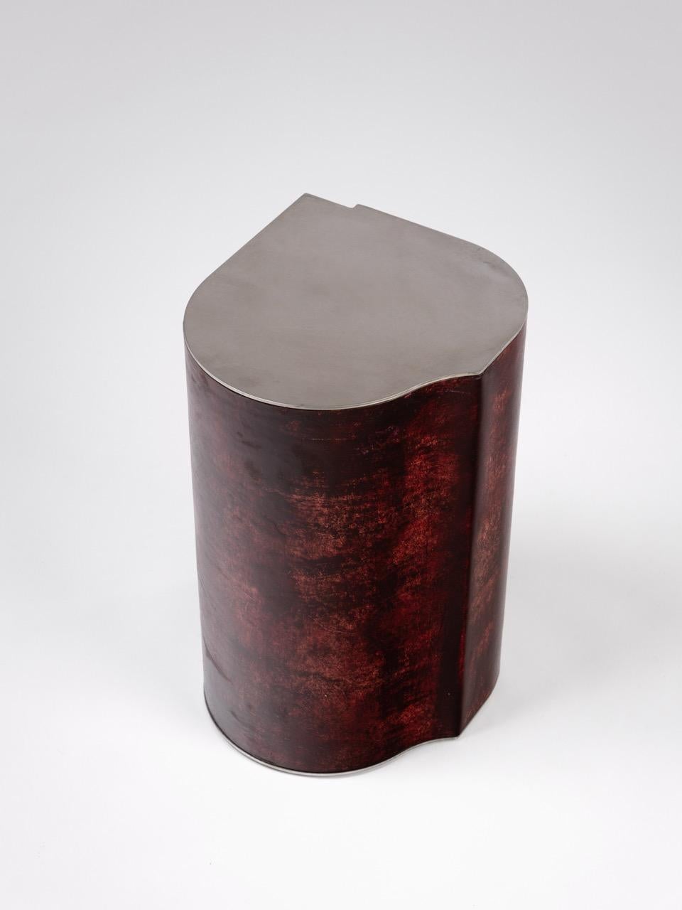 Table d'appoint Contemporary Fragment Small Bourgogne cuir patiné Neuf - En vente à 1204, CH