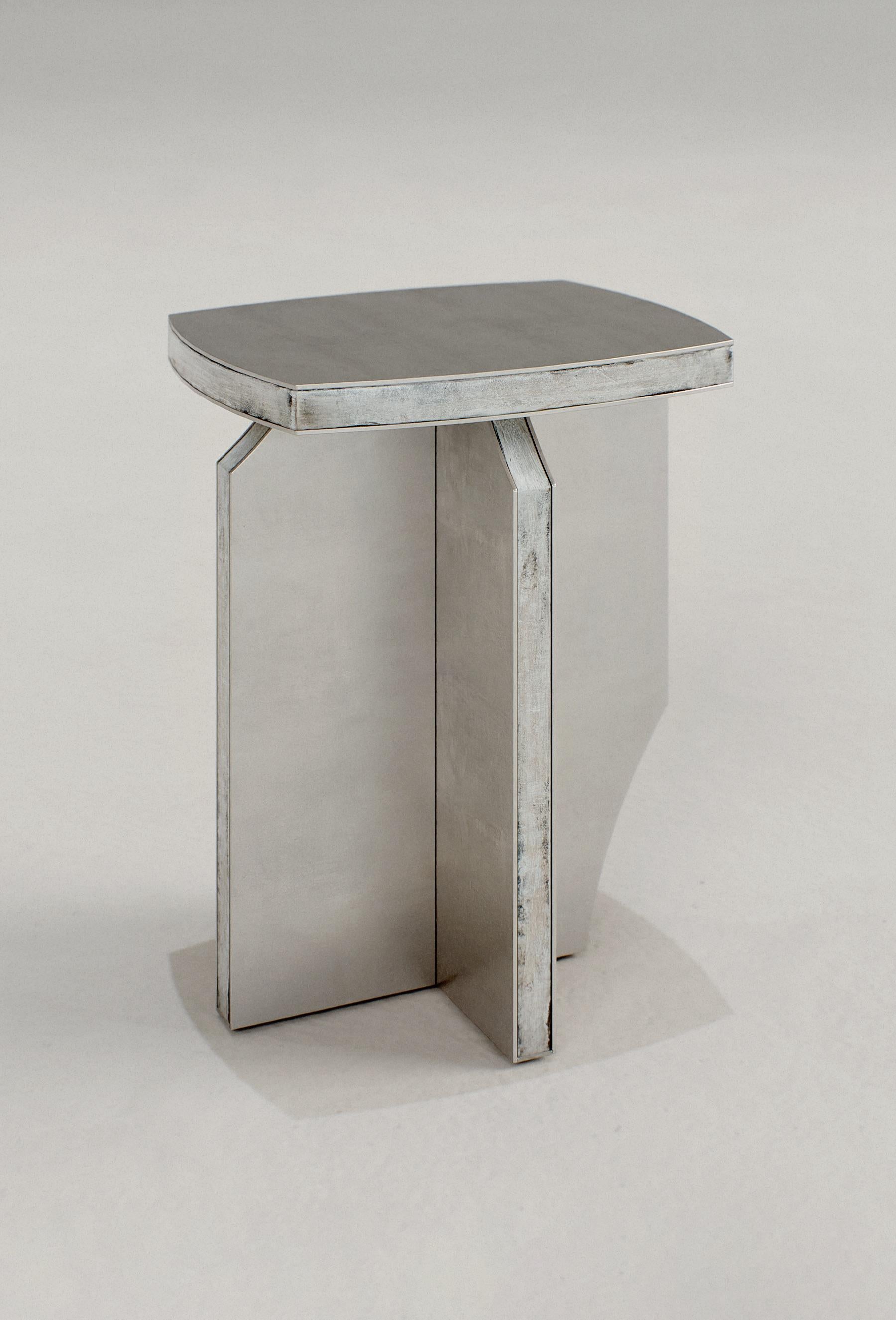 Contemporary Fragment Hocker mit patiniertem Leder von Jumandie Seys im Angebot 1
