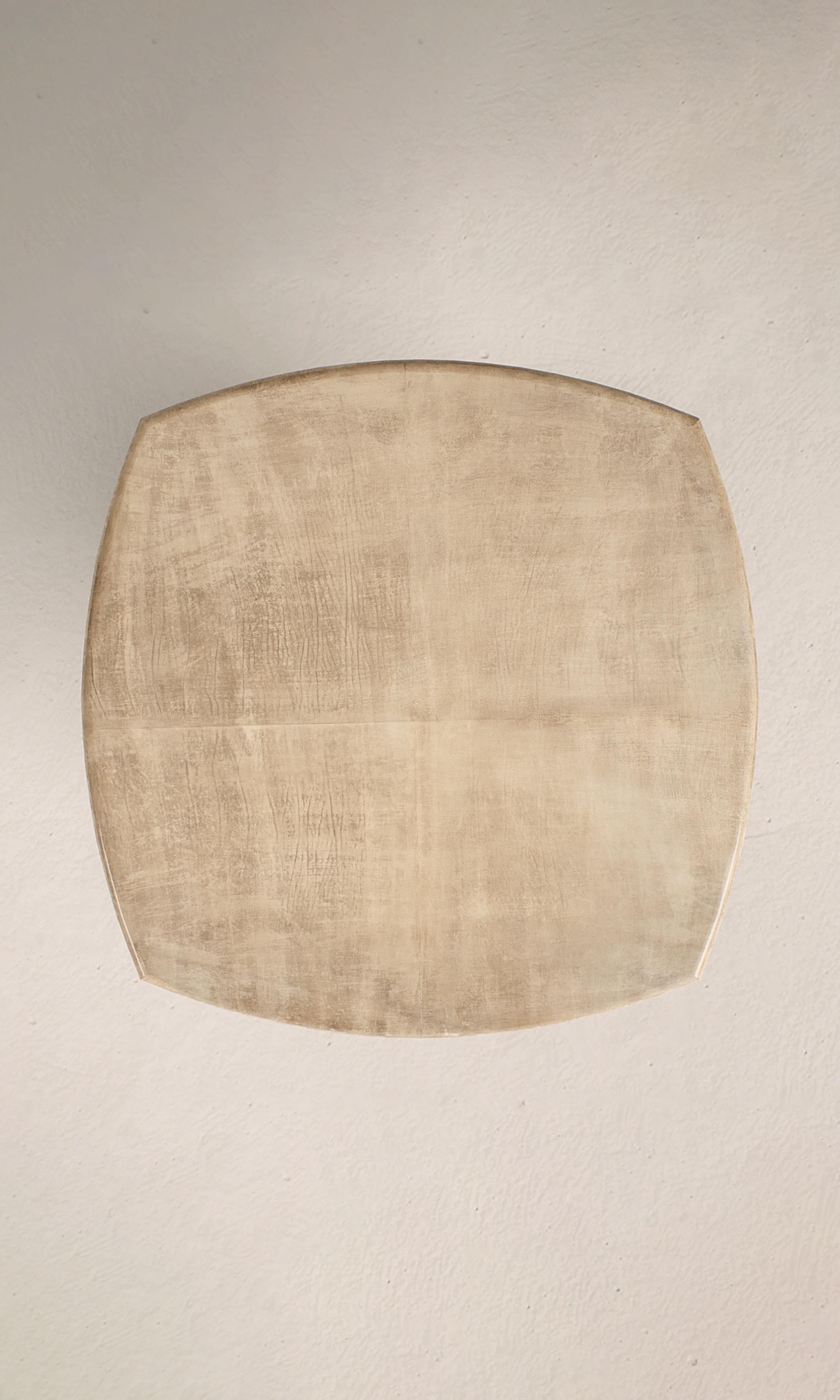 Belge Table contemporaine Fragment en cuir patiné par Jumandie Seys en vente