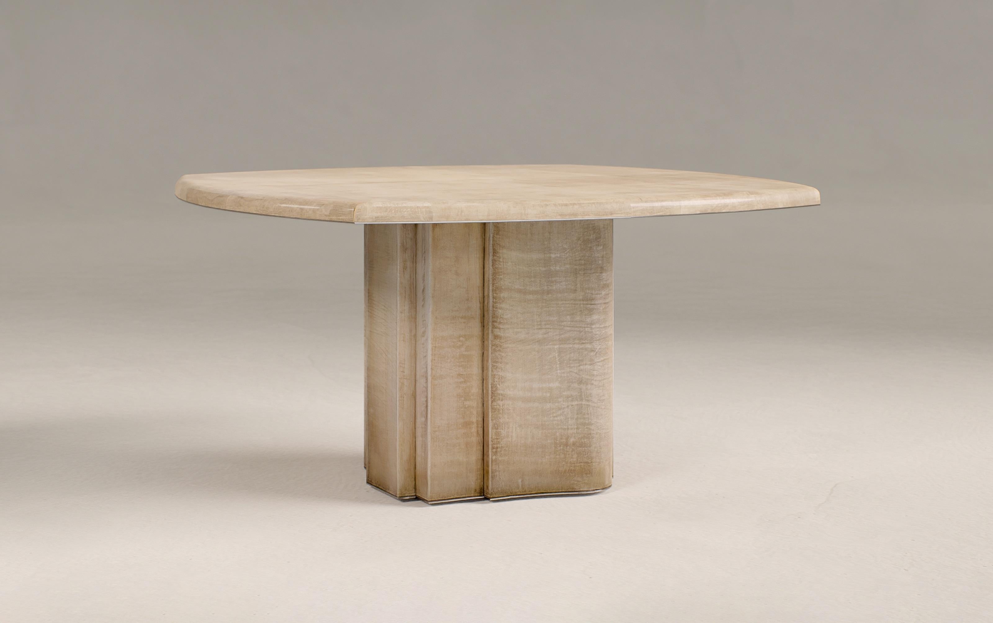 XXIe siècle et contemporain Table contemporaine Fragment en cuir patiné par Jumandie Seys en vente
