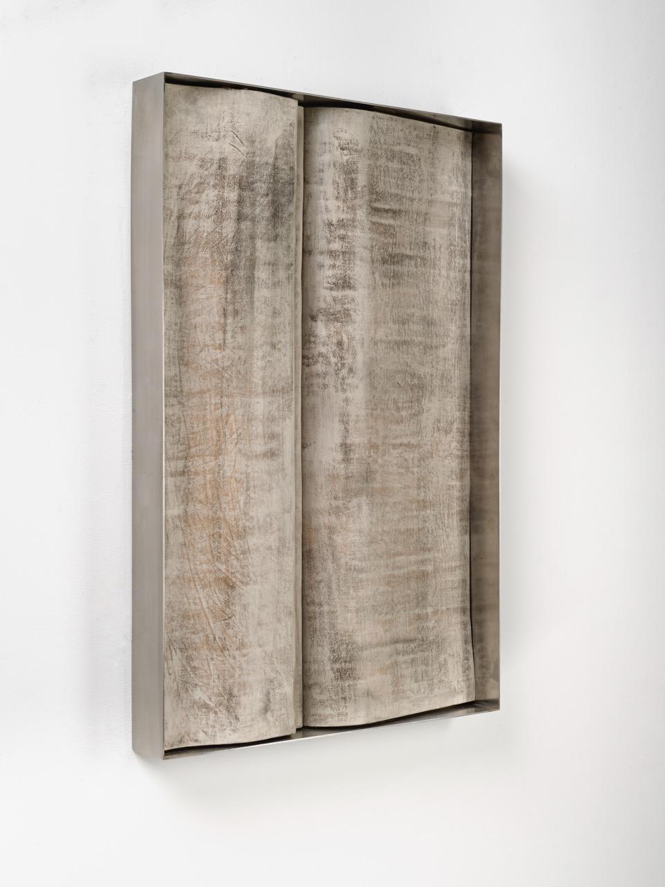 Contemporary Fragment Wallpiece L mit patiniertem Leder im Angebot 4
