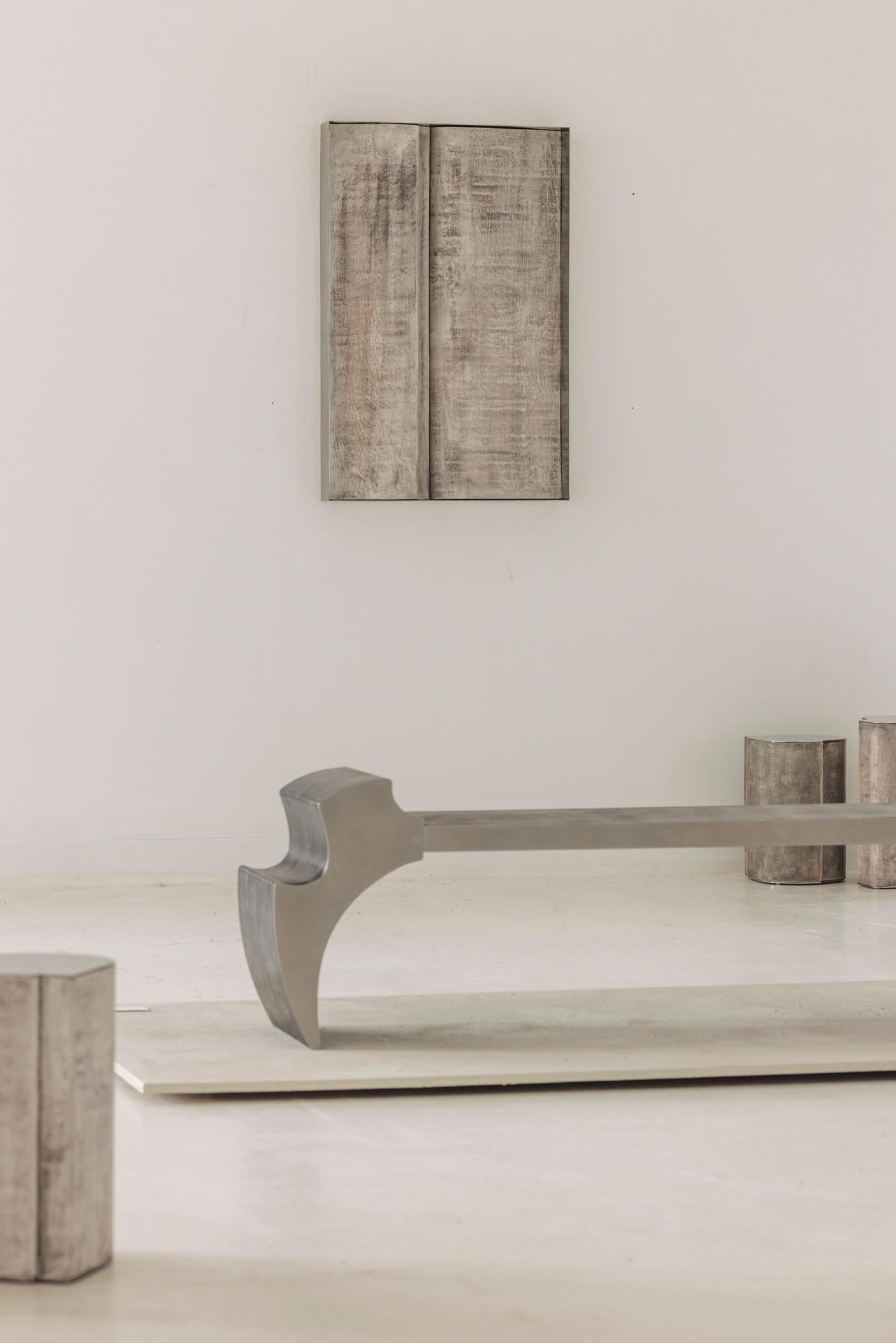 Contemporary Fragment Wallpiece L mit patiniertem Leder (Handgefertigt) im Angebot