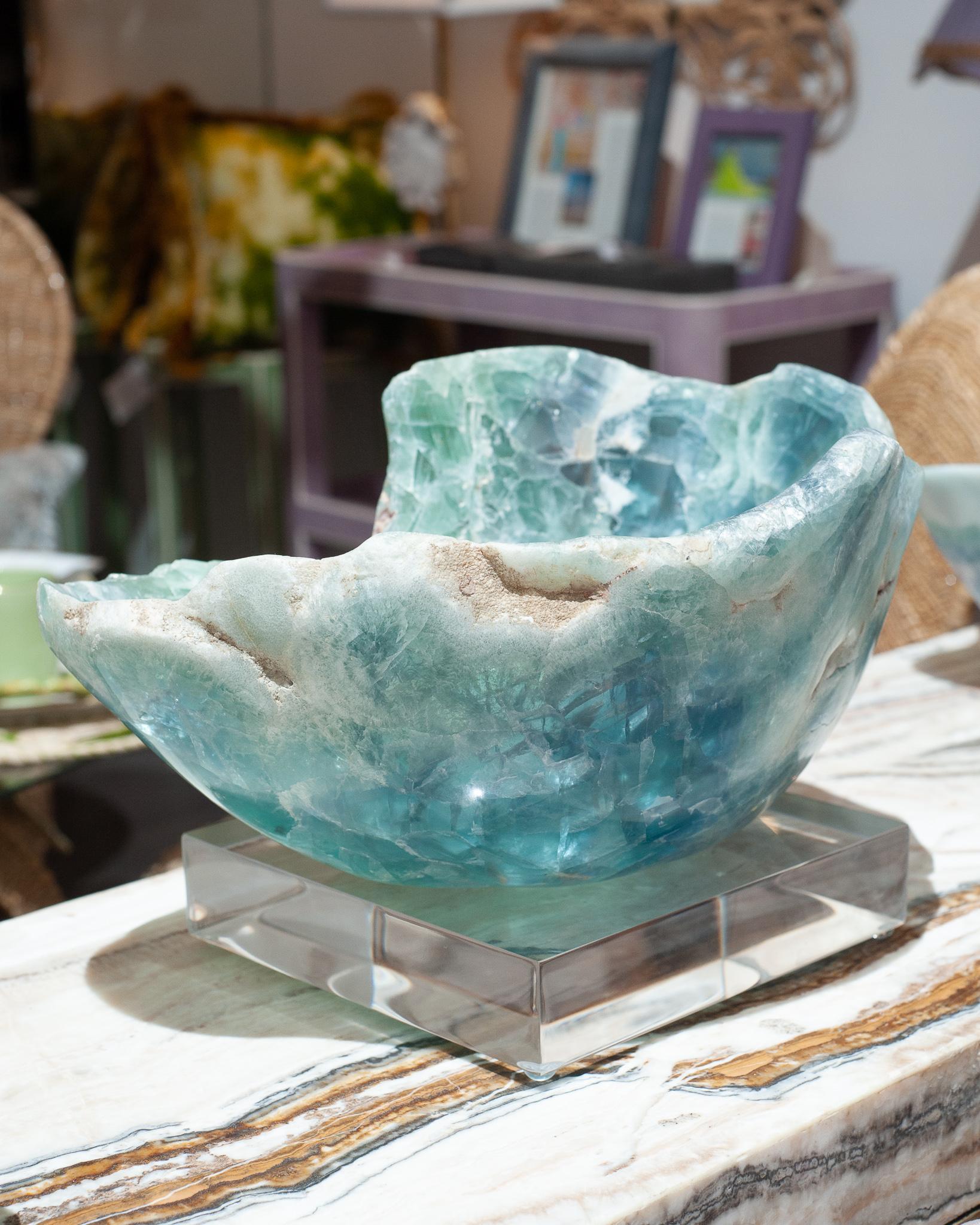Contemporary Freeform Fluorite Green and Blue Banded Bowl In New Condition For Sale In Toronto, ON