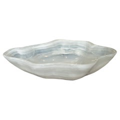Bol contemporain en onyx sculpté à la main et de forme libre