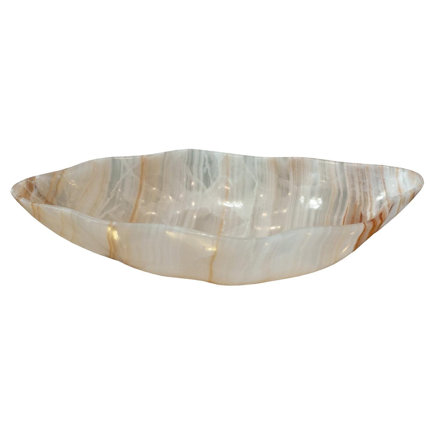 Bol contemporain en onyx sculpté à la main avec bandes dorées