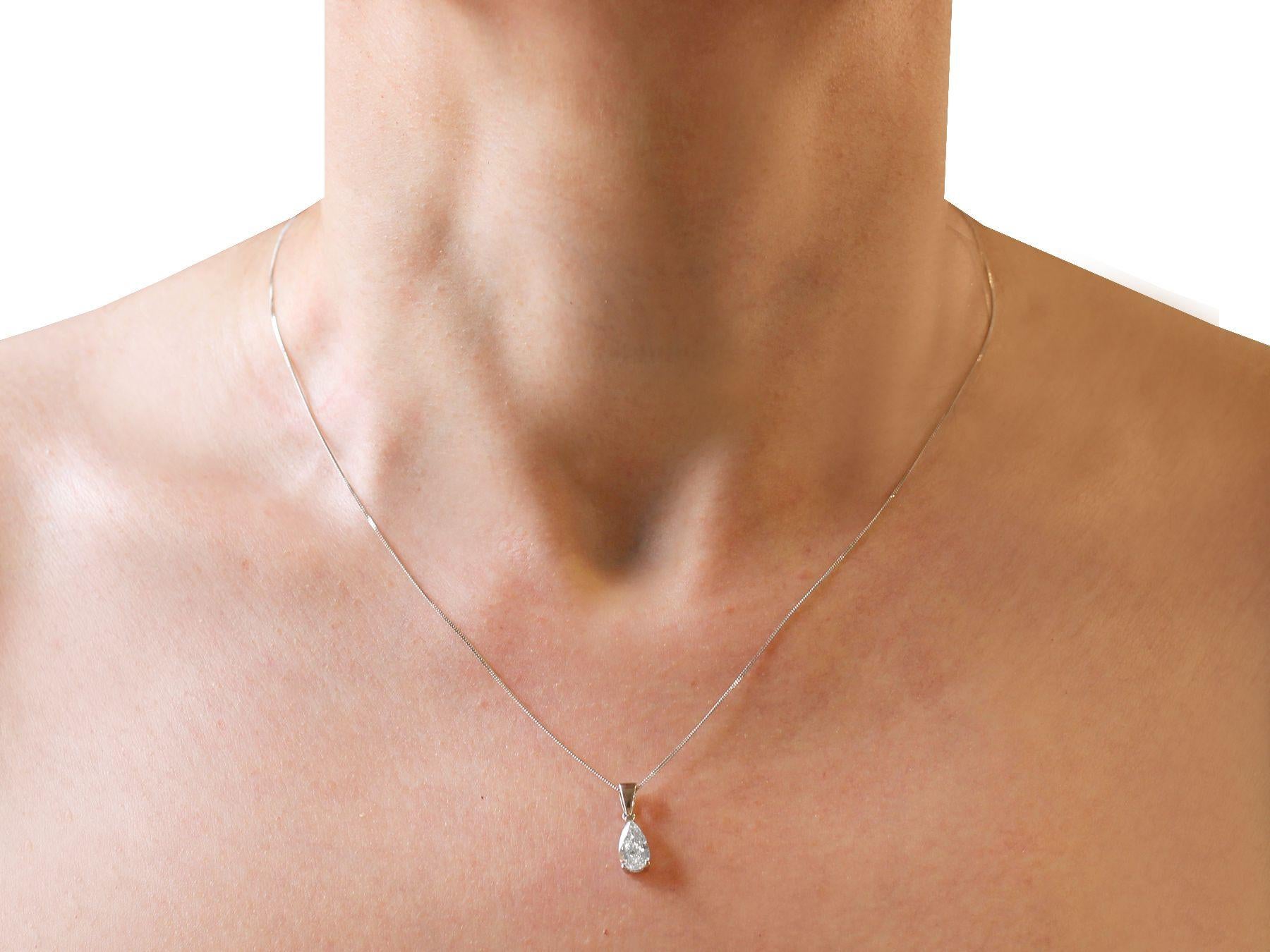 Contemporary French 1.02 Carat Diamond and White Gold Pendant For Sale 7