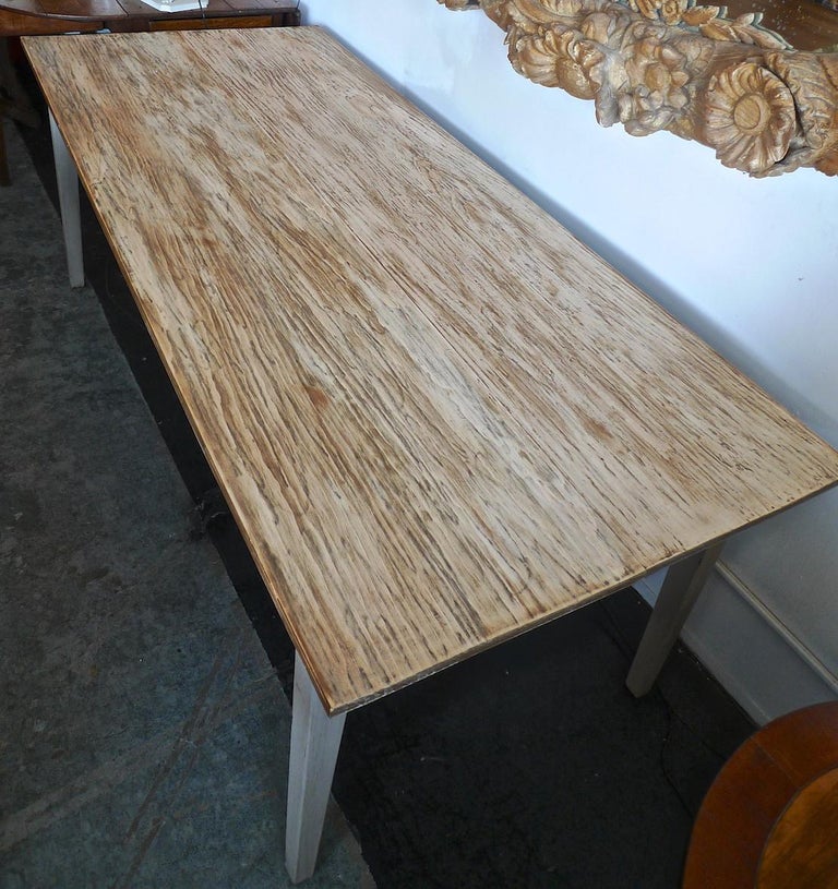 Contemporary French Country Farmhouse Dining Table In Distressed Condition For Sale In Santa Monica, CA