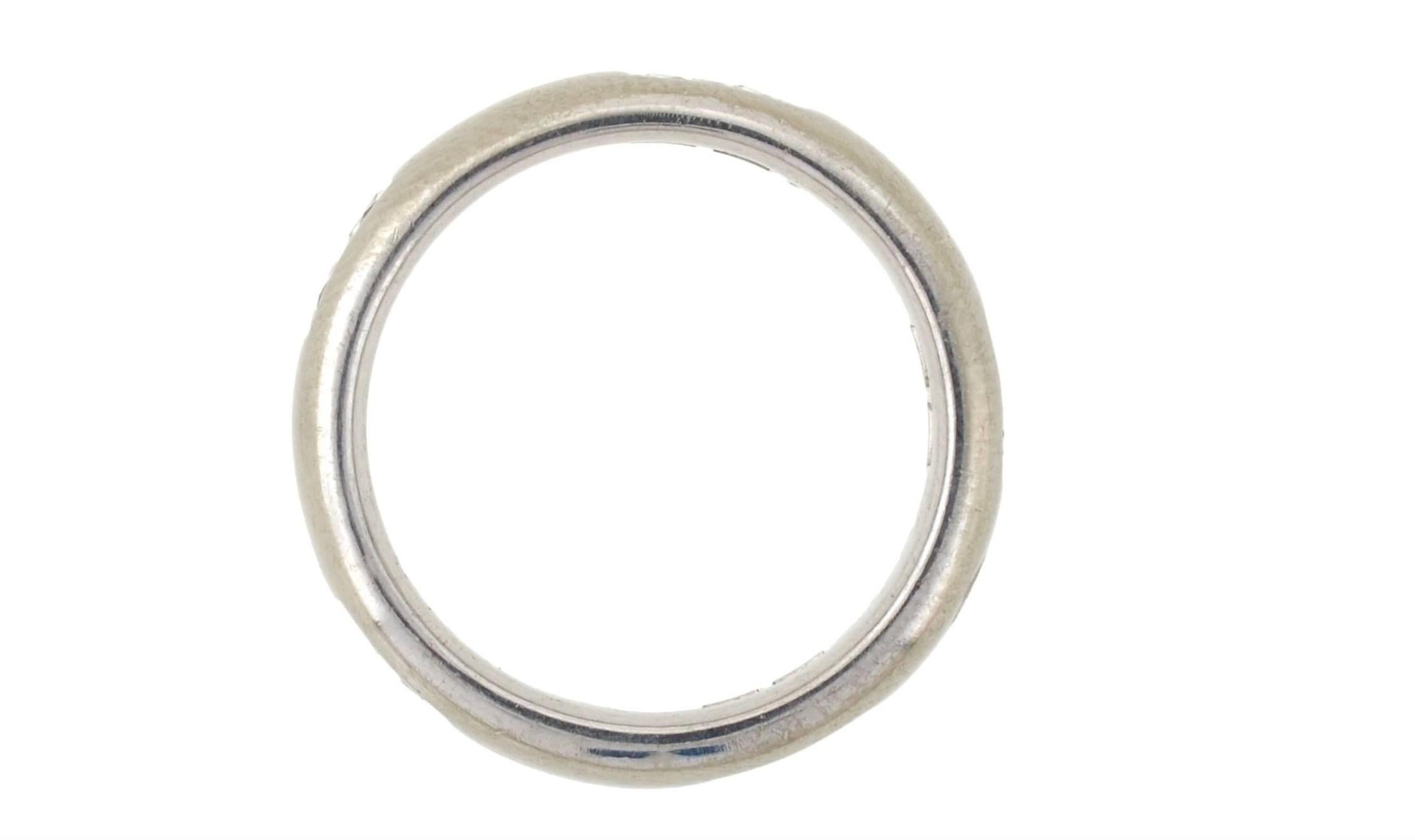 Zeitgenössischer Weißgold-Ring mit 1,00 Karat Diamant im französischen Schliff im Angebot 3