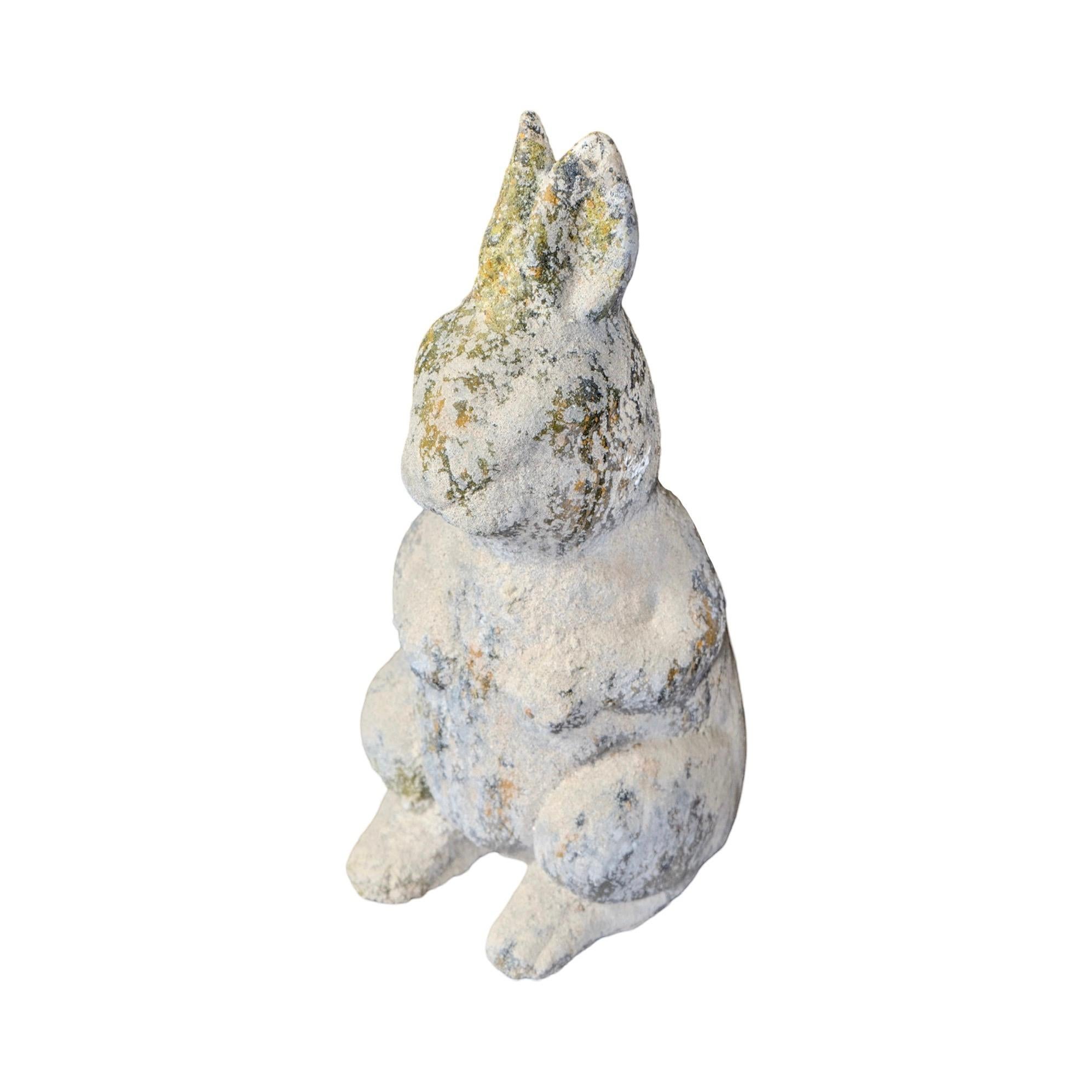 Escultura contemporánea de conejo compuesto de granito francés en Nuevo estado para la venta en Dallas, TX