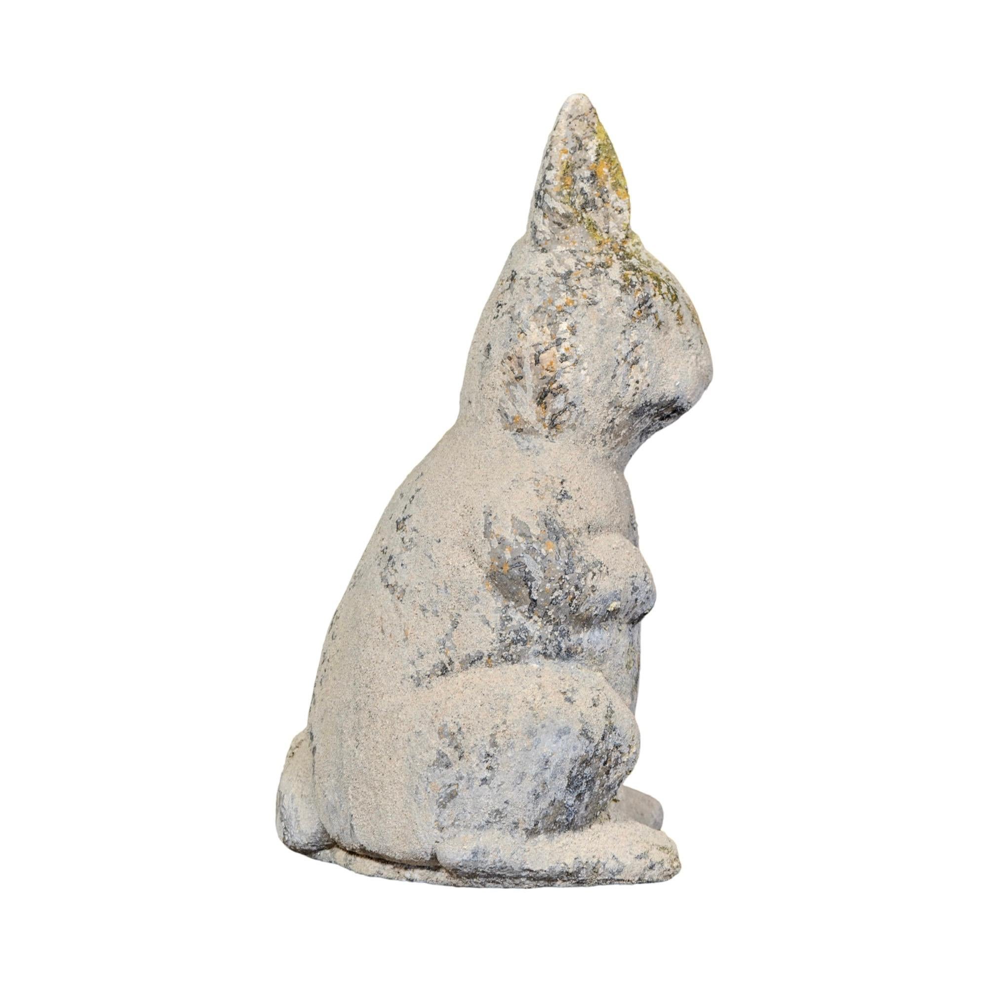 Escultura contemporánea de conejo compuesto de granito francés Siglo XXI y contemporáneo en venta