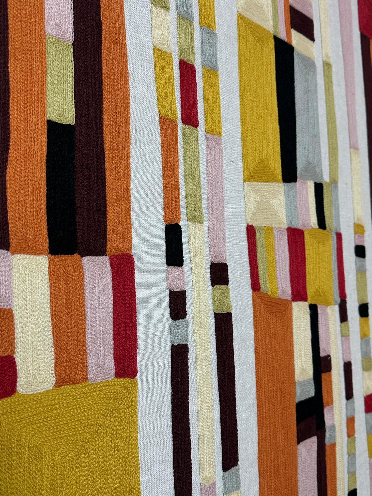 Zeitgenössisches französisches handgesticktes Pierre Frey-Textilpaneel (Stoff) im Angebot