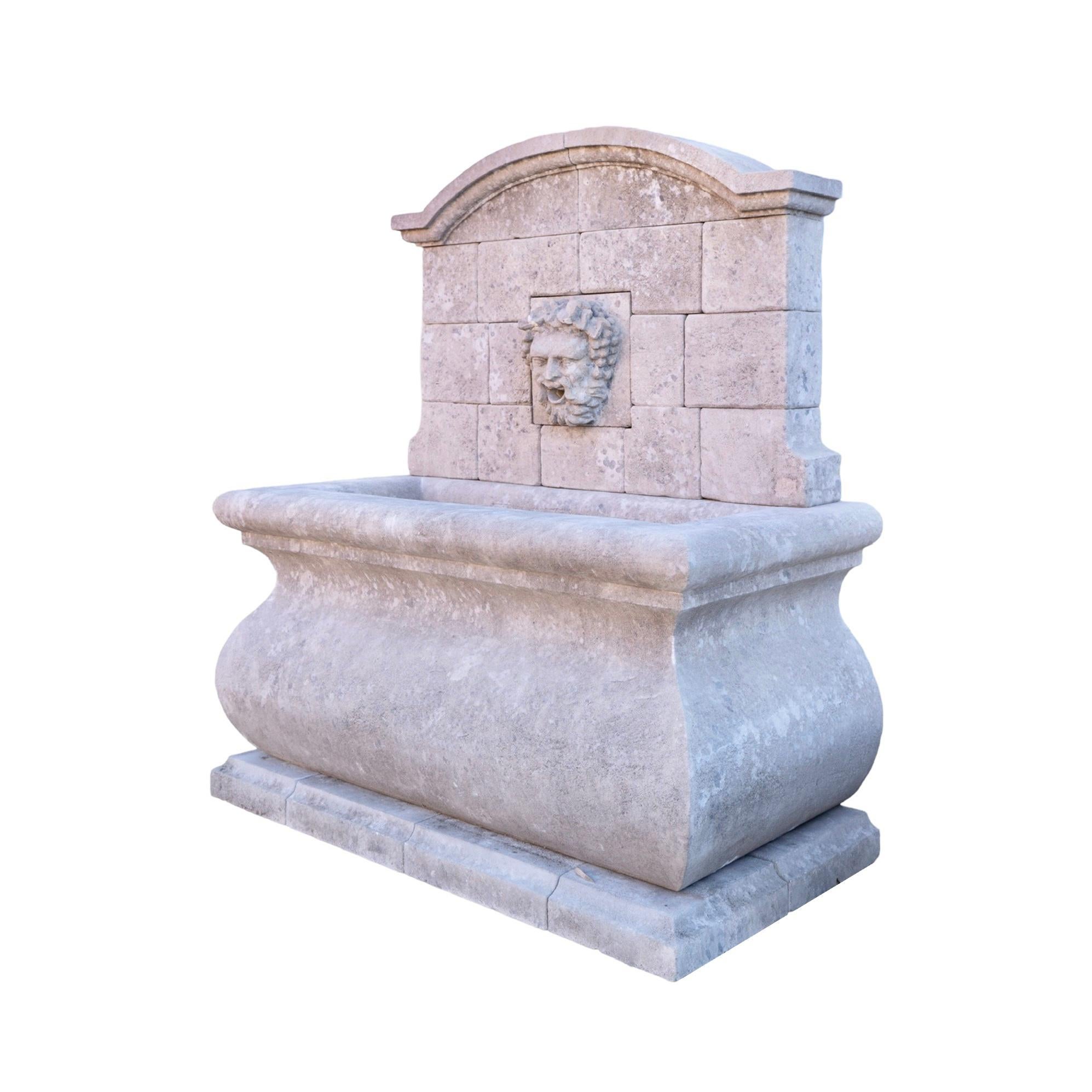 XXIe siècle et contemporain Fontaine murale contemporaine Bacchus en pierre calcaire française en vente