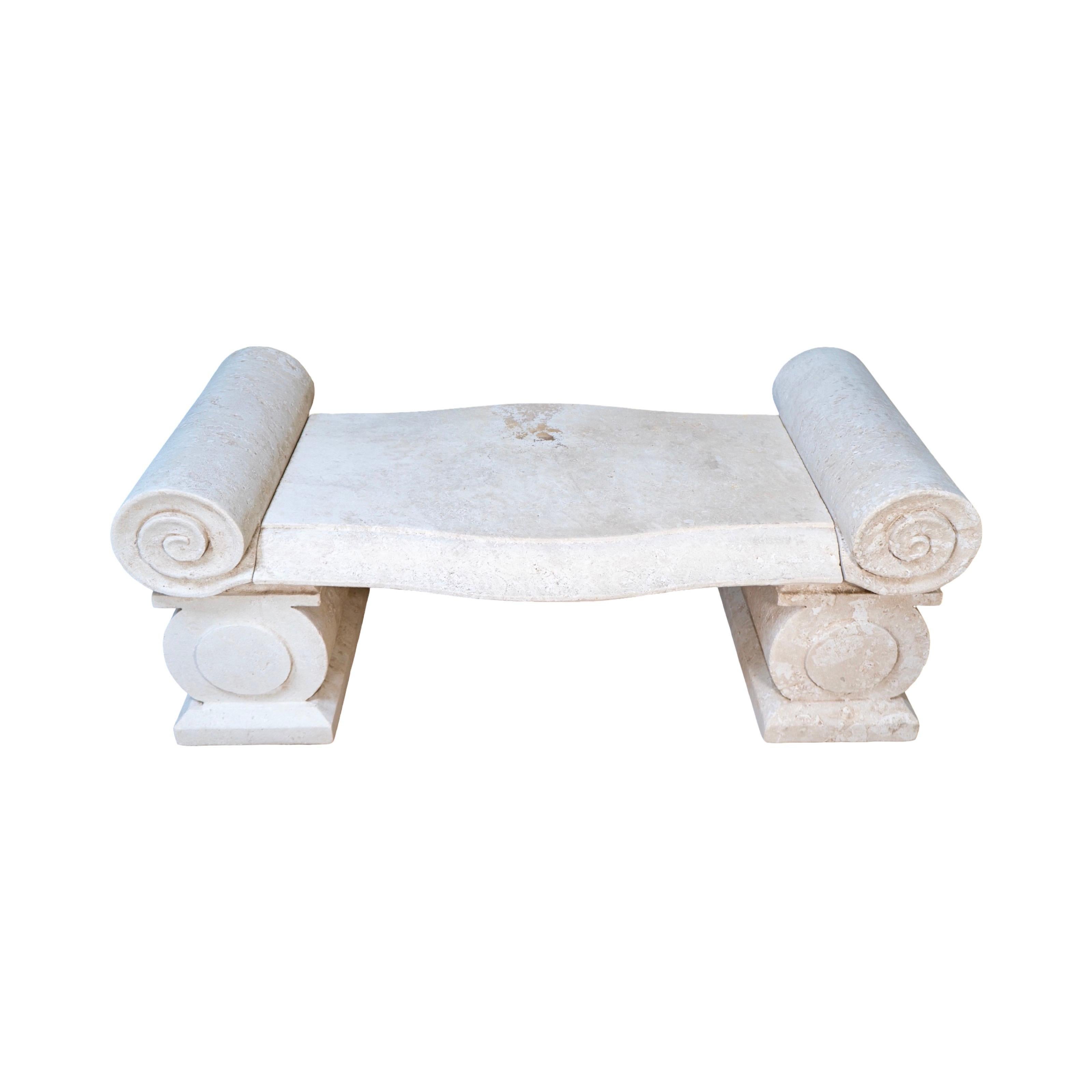 Banc contemporain en pierre calcaire française Excellent état - En vente à Dallas, TX