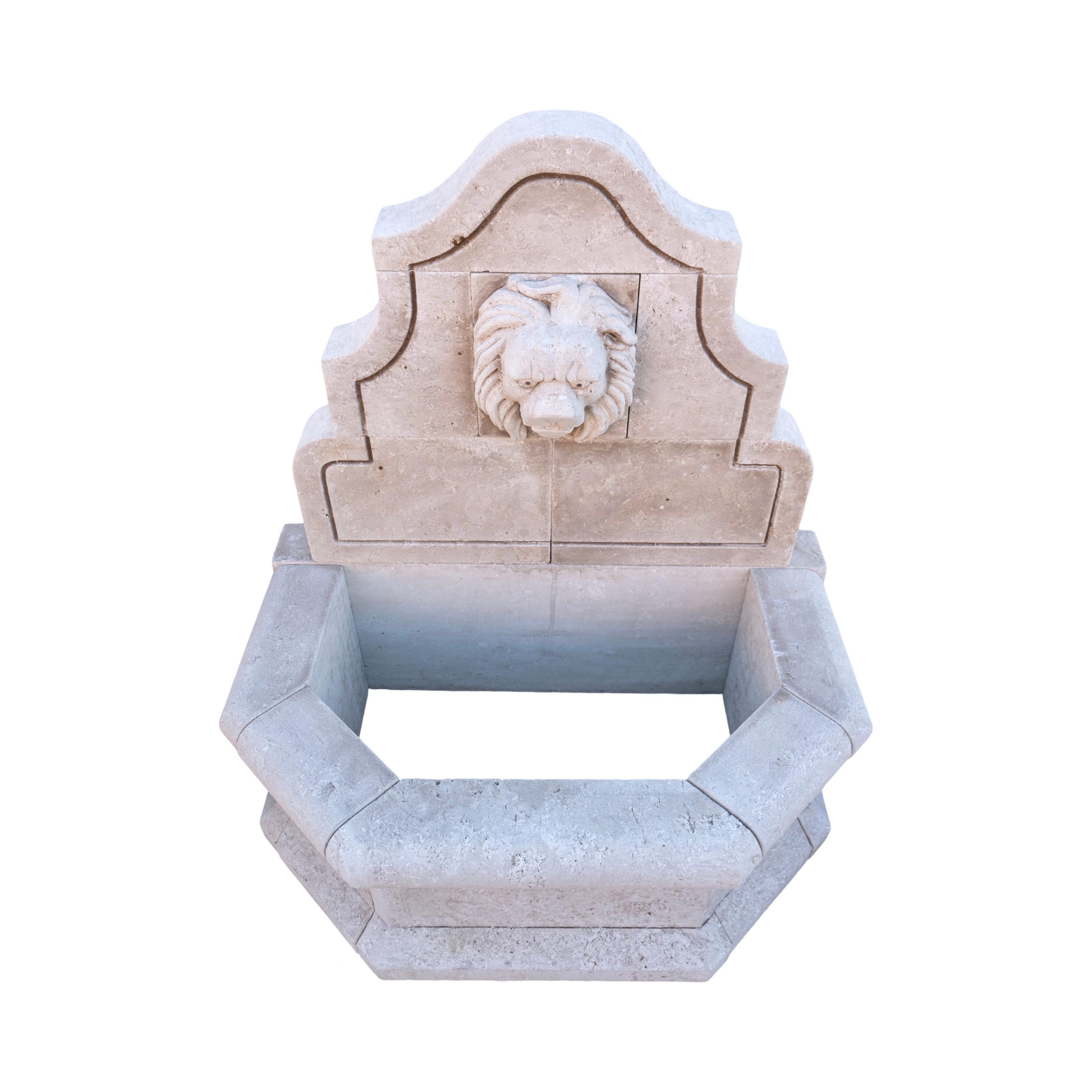 Contemporary French Limestone Lion Wall Fountain In Excellent Condition For Sale In Dallas, TX