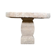 Table contemporaine en pierre calcaire française
