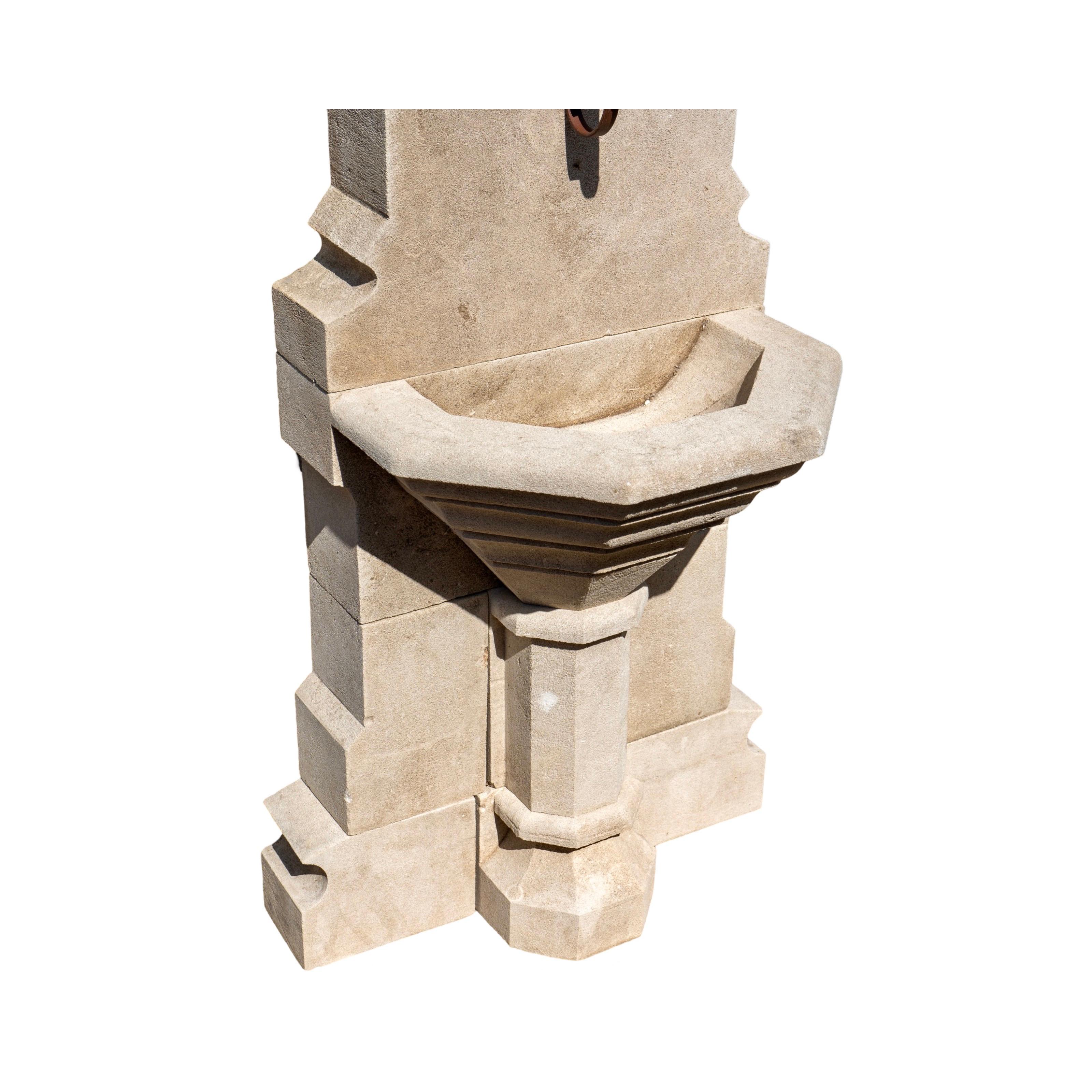 Fontaine murale contemporaine en pierre calcaire française en vente 5