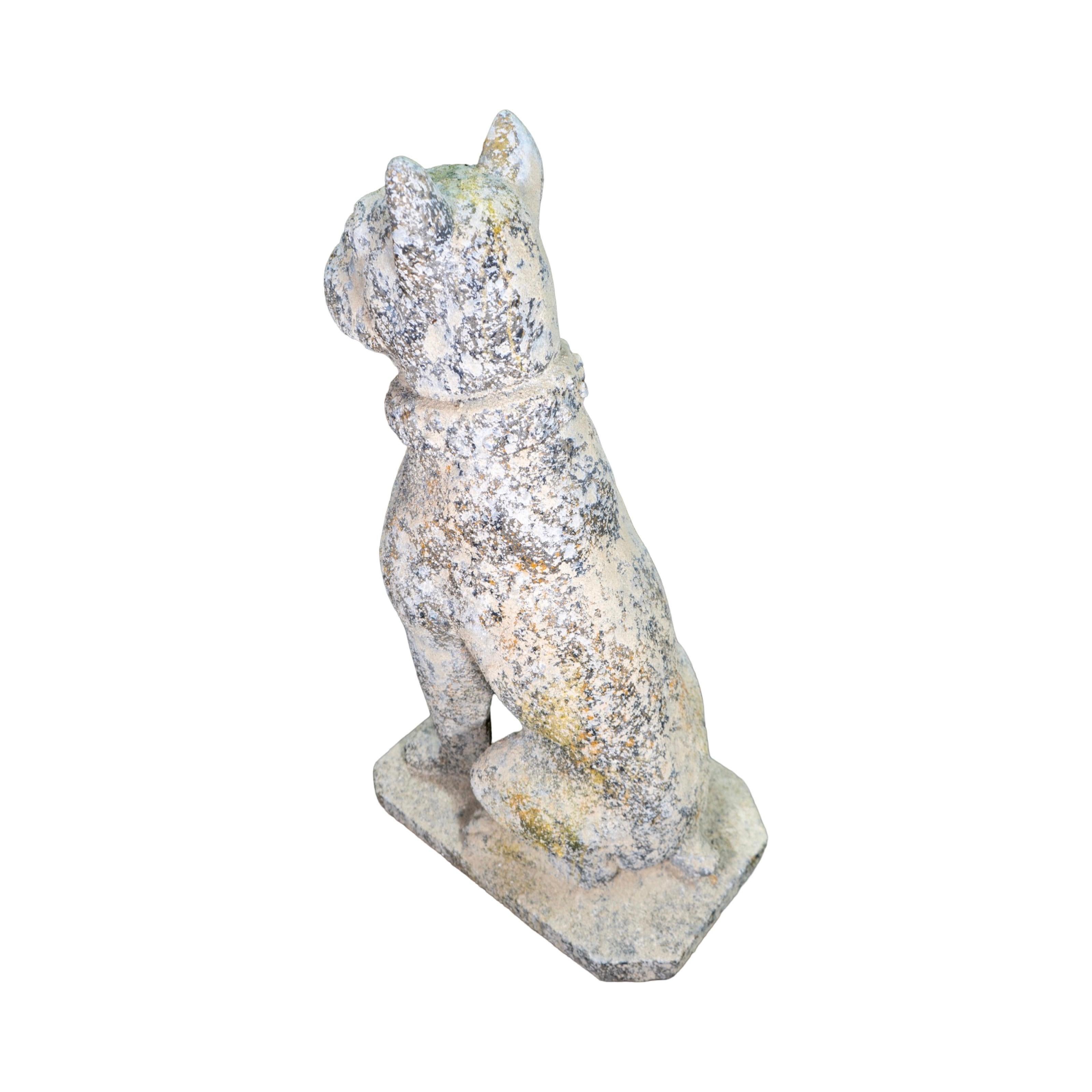 Statue contemporaine de bouledogue français en pierre reconstituée en vente 1