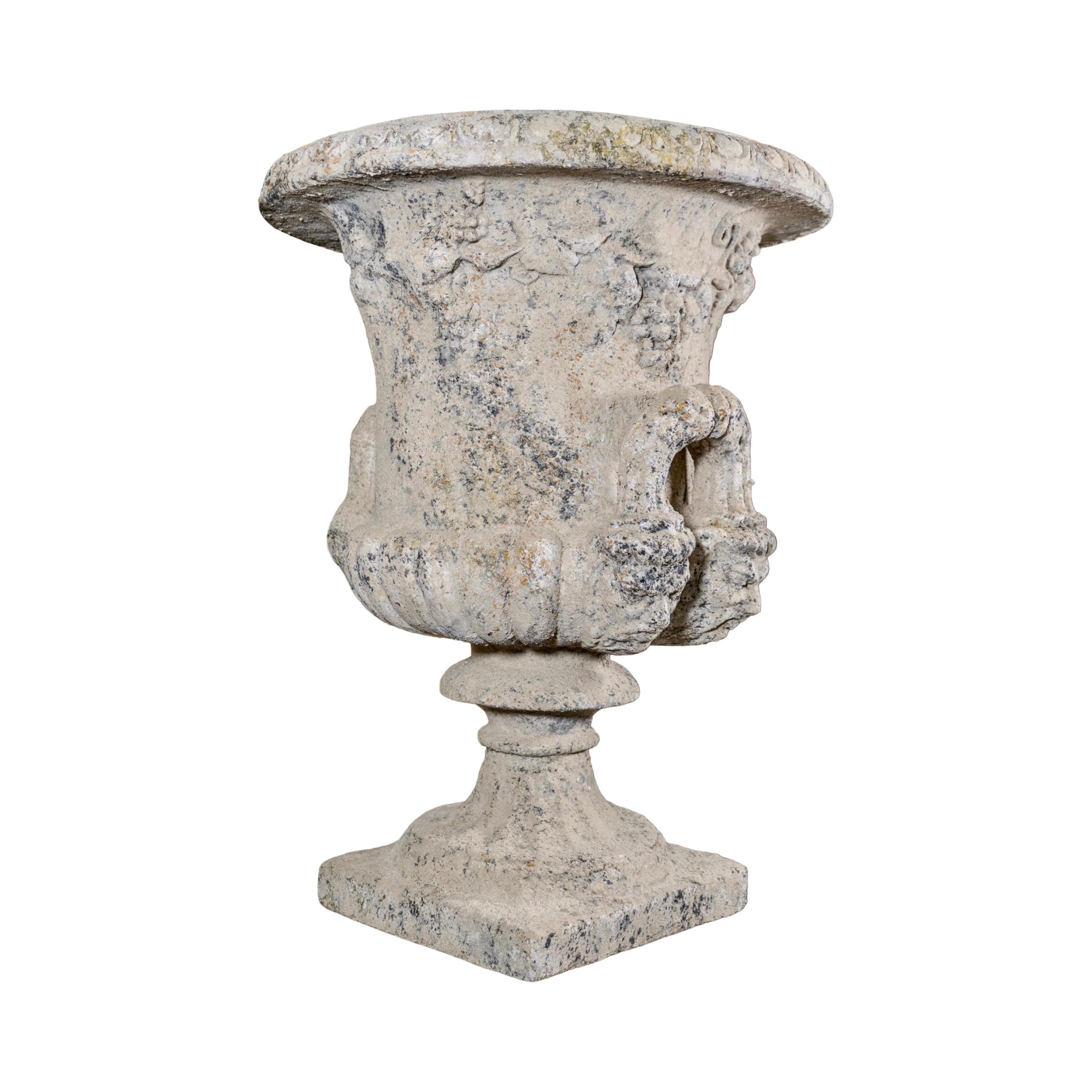 XXIe siècle et contemporain AM Contemporary French Reconstituted Stone (pierre reconstituée française) en vente