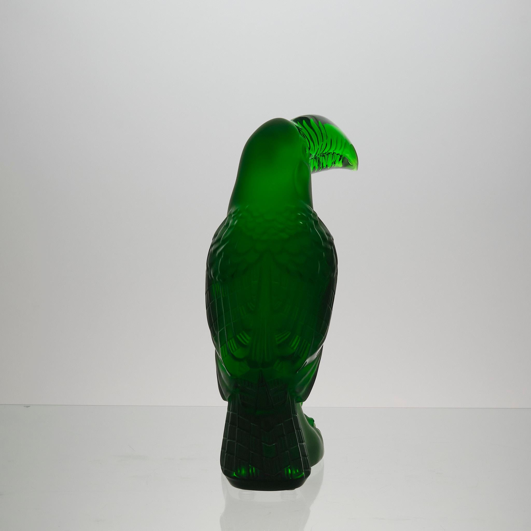 Scultura contemporanea in vetro smerigliato 