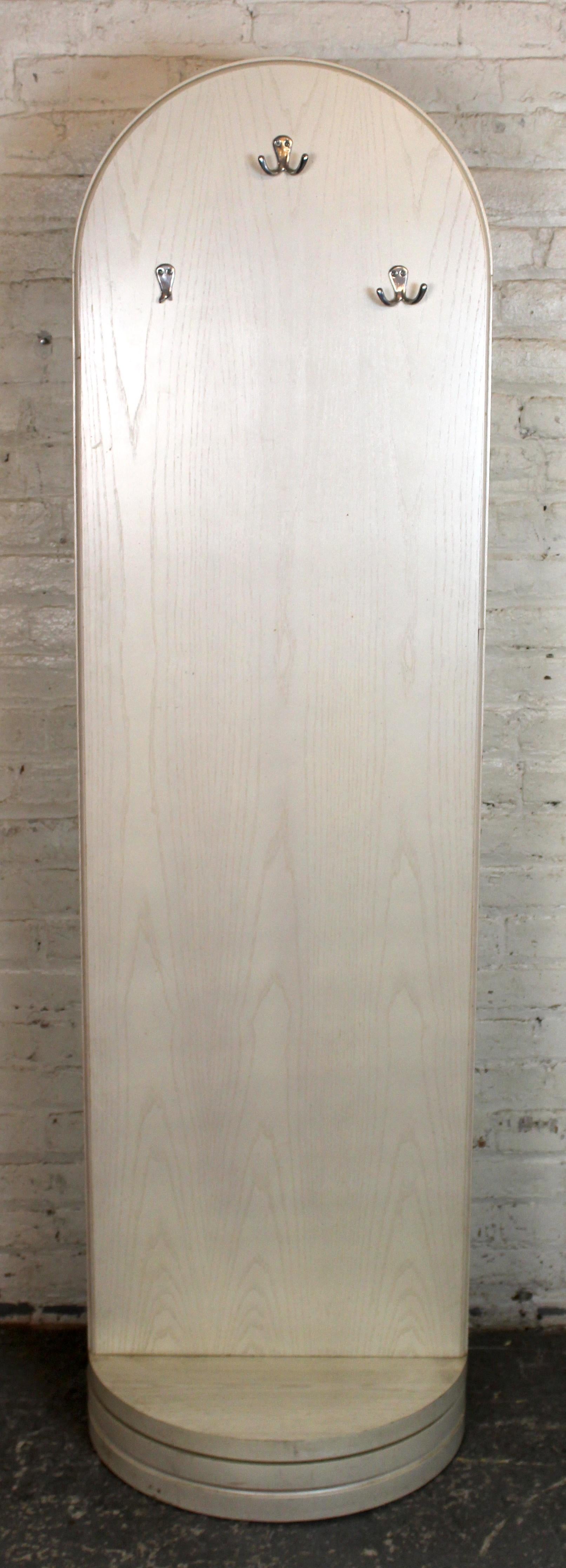 Mid-Century moderno Specchio girevole a tutta lunghezza in stile contemporaneo in vendita