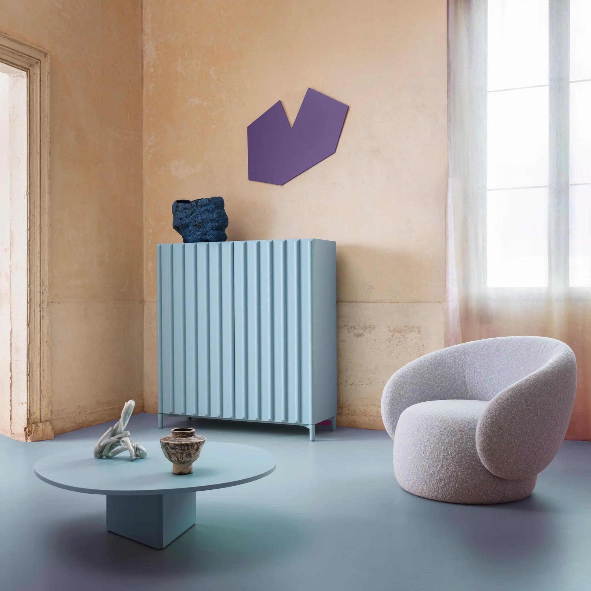 Silla de salón contemporánea totalmente tapizada con un asiento mullido y curvilíneo Italiano en venta