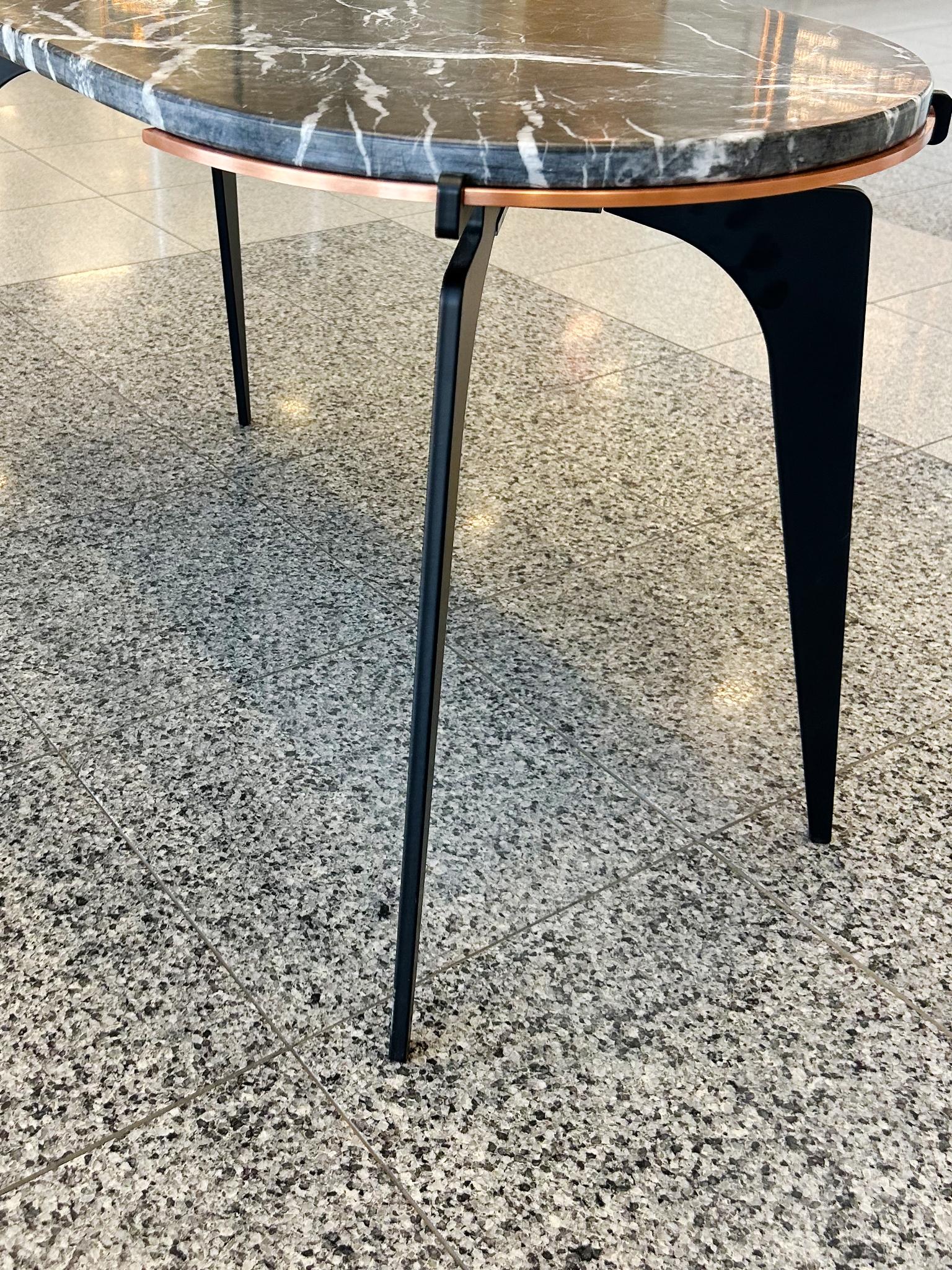 Contemporary Gabriel Scott Custom Prong Racetrack Side Table For Sale 4