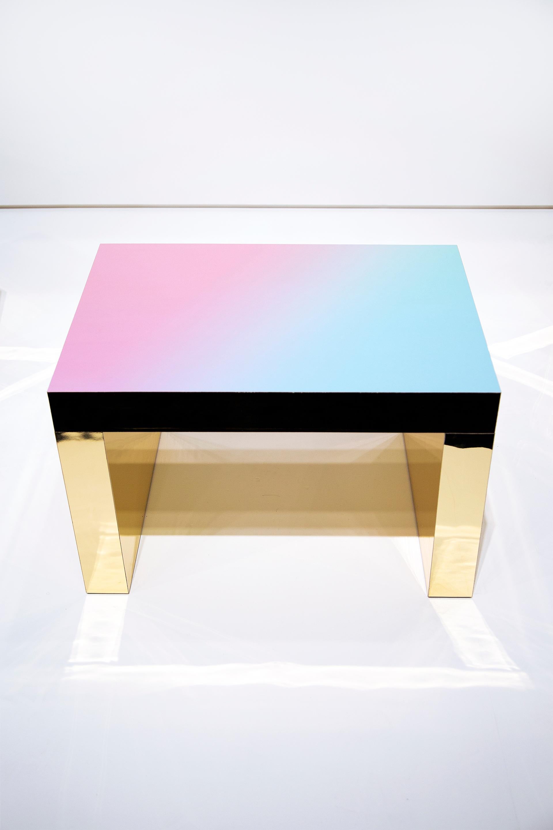 Zeitgenössischer Gaby Gradient-Schreibtisch von Chapel Petrassi (Moderne) im Angebot