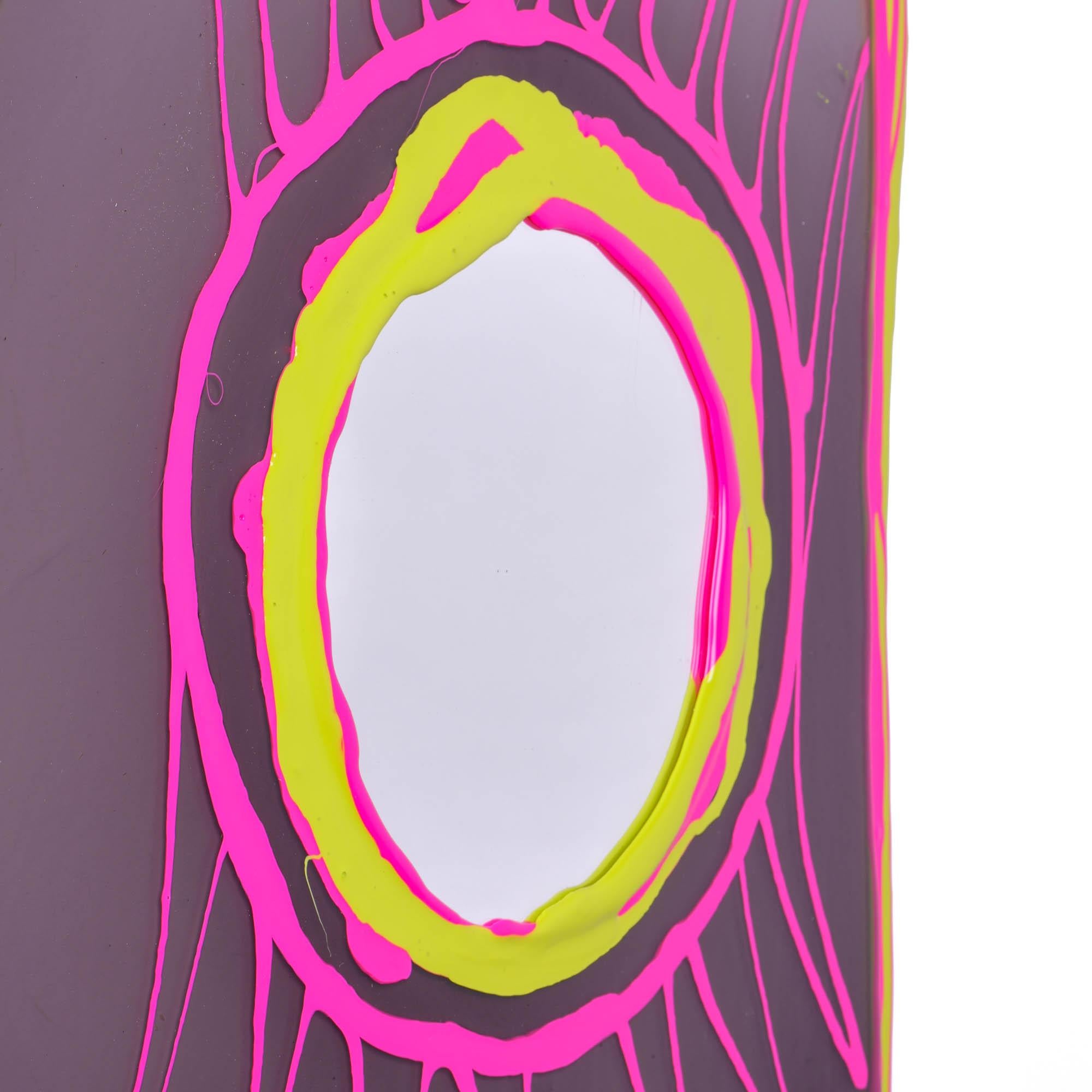 Contemporary Gaetano Pesce Look at Me Mirror Medium Grey Fluo Fuchsia Yellow In New Condition For Sale In barasso, IT