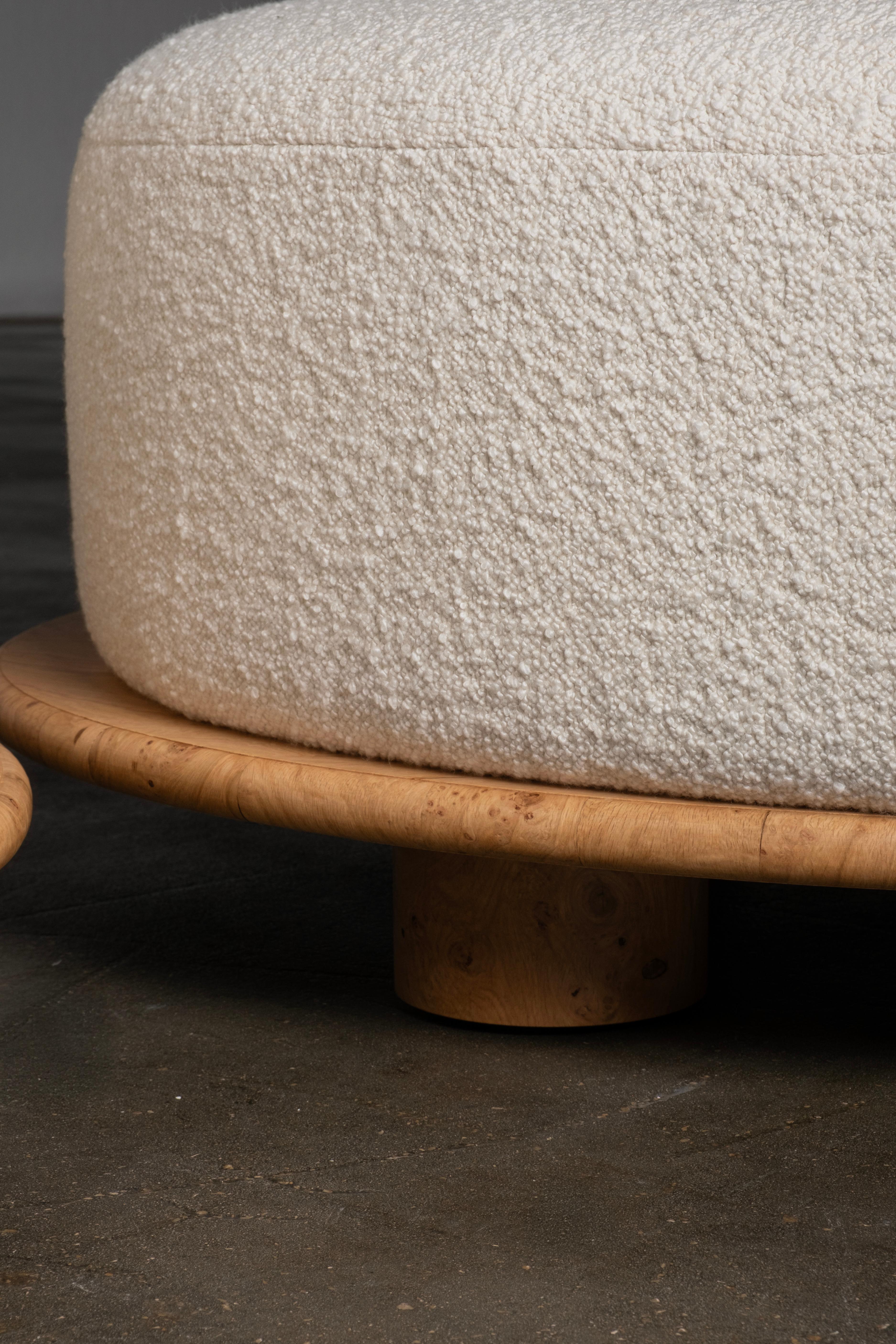 Fauteuil contemporain Galapinhos, racine de chêne, coton beige, fait main par Greenapple en vente 5