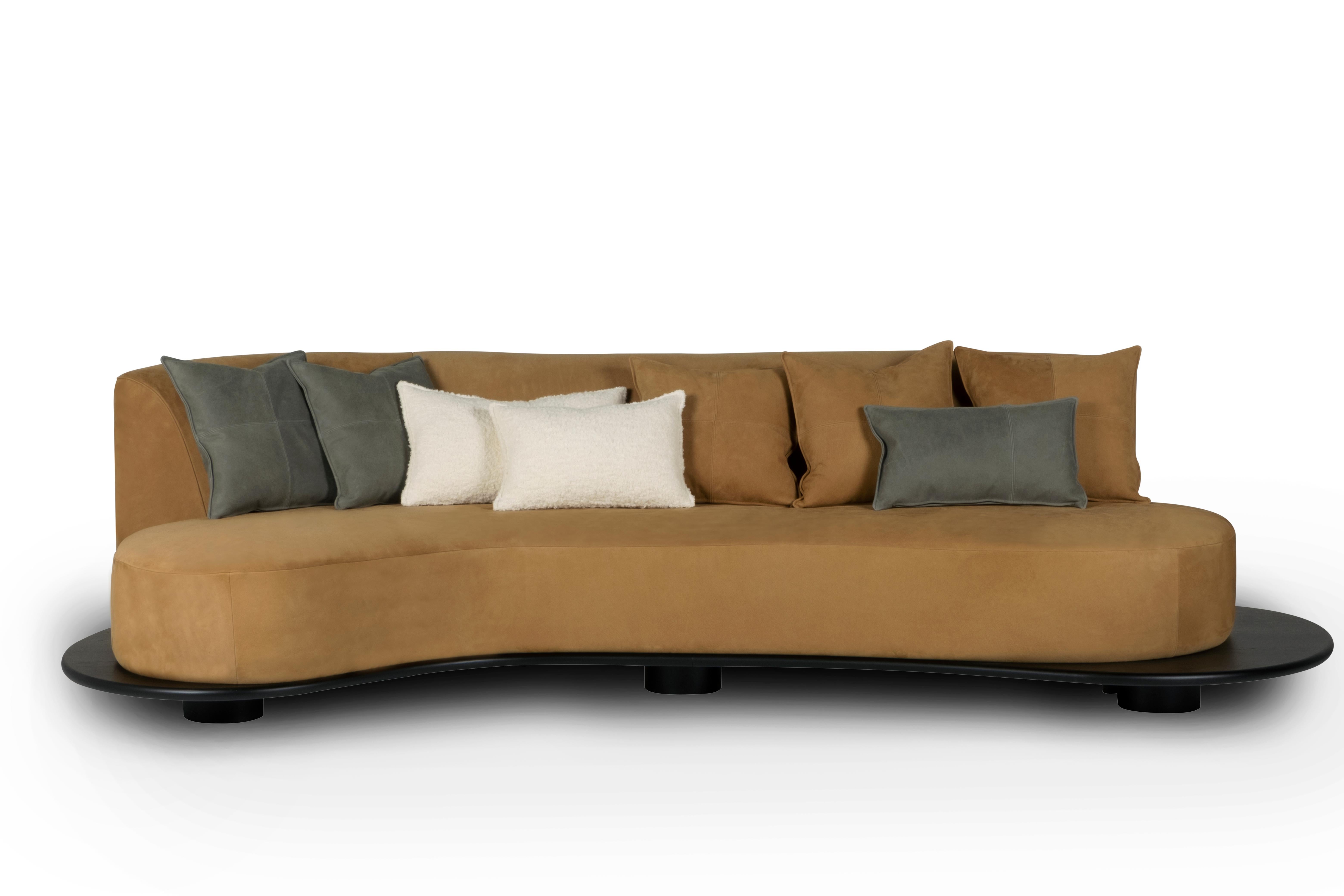 Portugais Canapé contemporain Galapinhos, cuir nubuck, fait main au Portugal Greenapple en vente