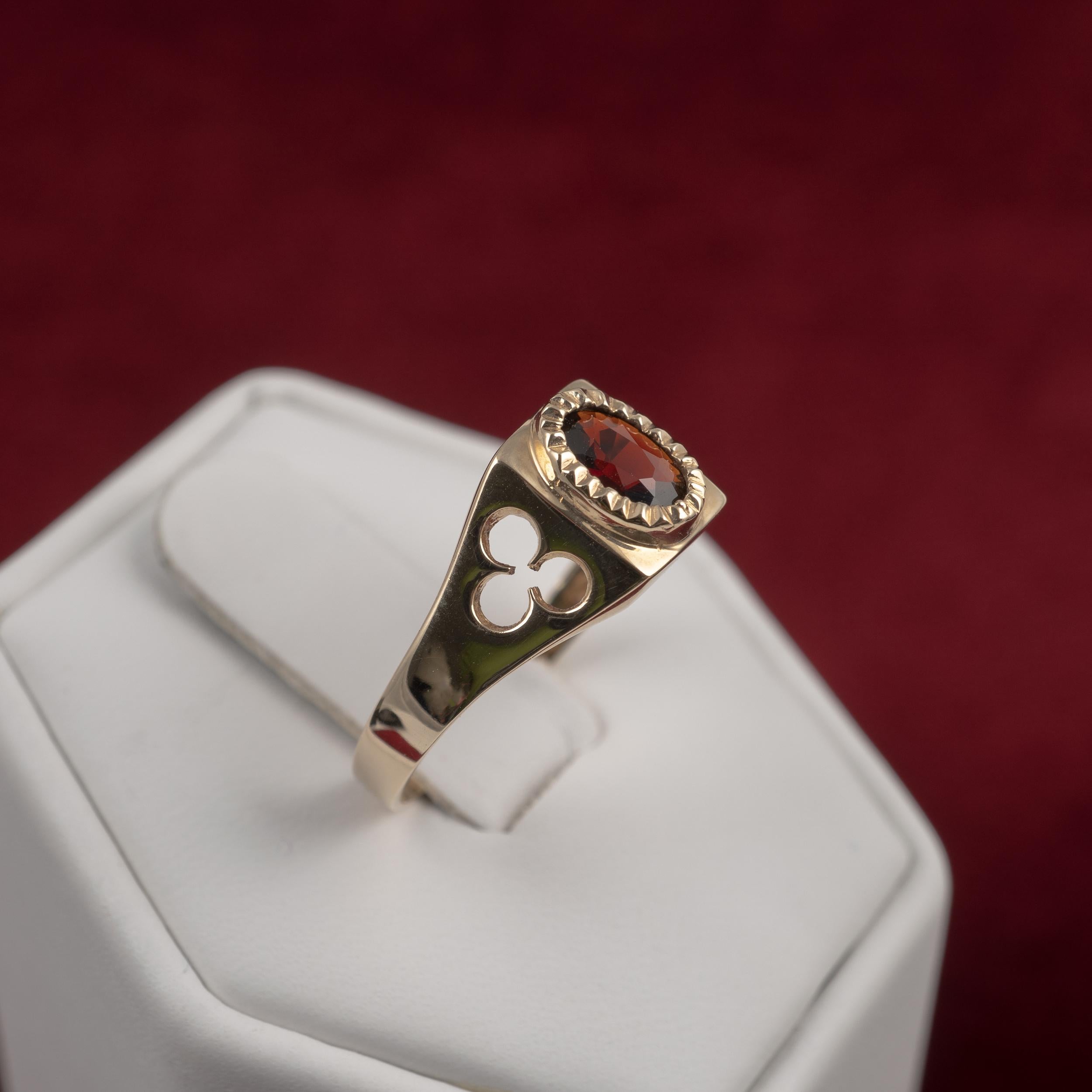 Women's Garnet Solitaire Ring, UK Hallmarked Yellow Gold, Lucky Shamrock Design