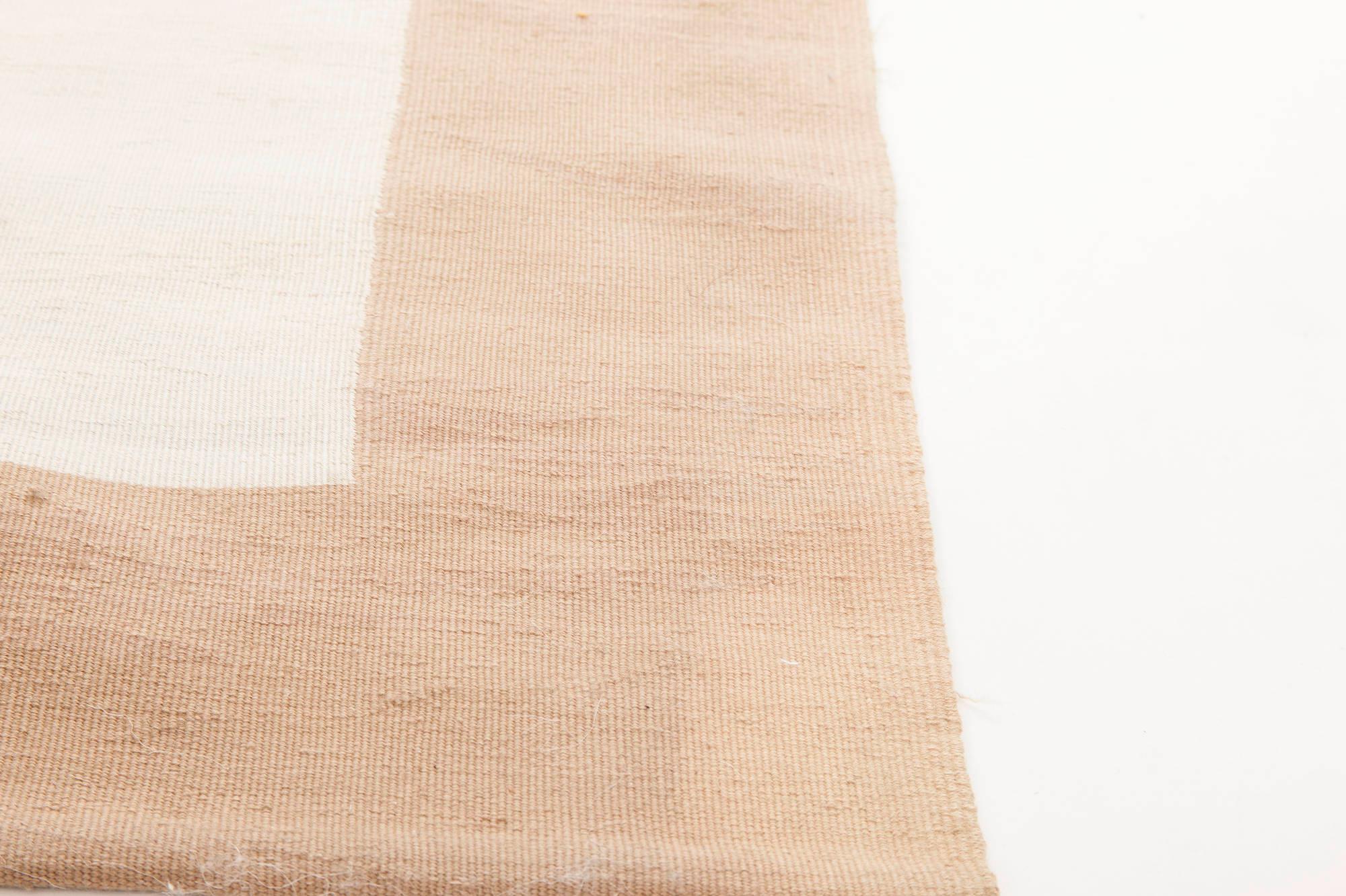 Cinese Tappeto geometrico contemporaneo in lana a trama piatta beige e bianca di Doris White Blau in vendita