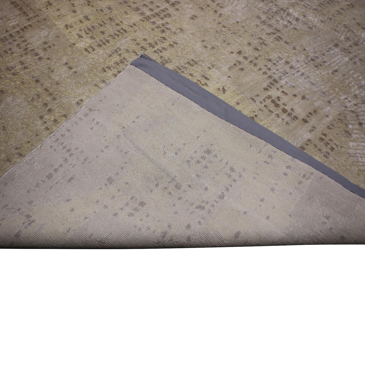 Contemporary Geometric Beige Wool and Silk Rug with Dot Pattern In New Condition In Long Island City, NY