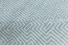 Contemporary Geometric Blue White Bamboo Silk Rug von Doris Leslie Blau
