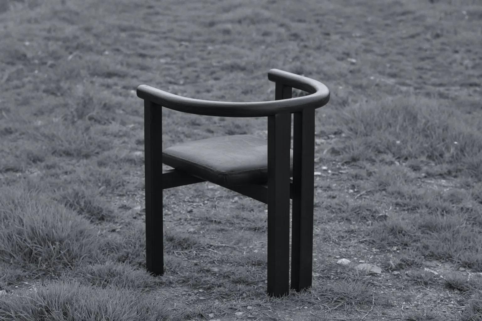 Zeitgenössischer geometrischer Stuhl ''Olta'' von Carmworks (Eichenholz) im Angebot