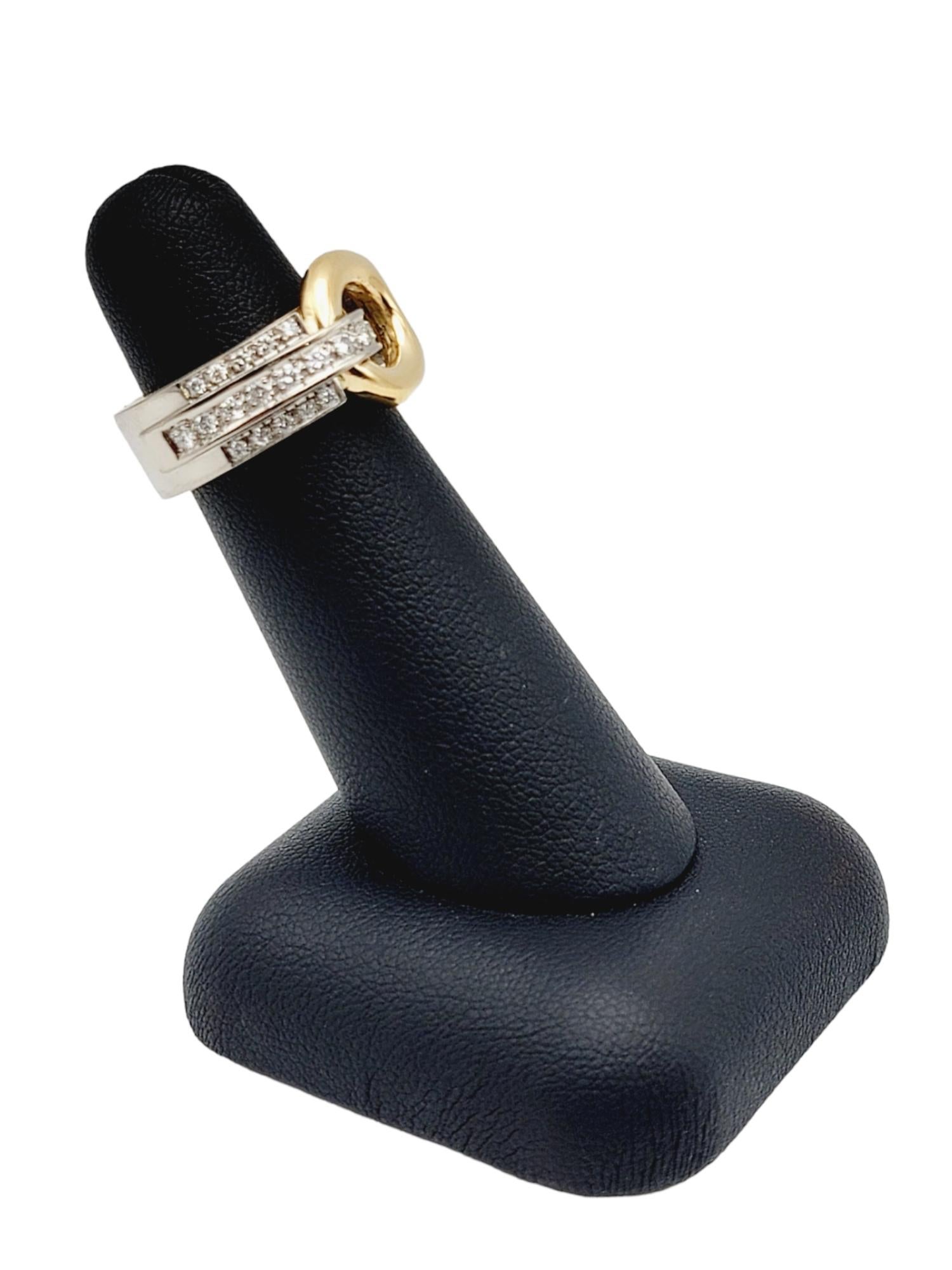 Contemporary Geometric Design Negative Space Asymmetric Band Ring mit Diamanten 4