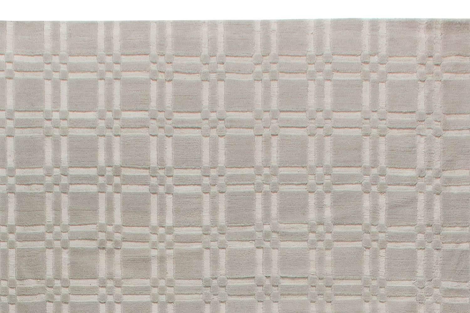 Zeitgenössischer geometrischer grauer handgefertigter Teppich aus Seide und Wolle von Doris Leslie Blau (Handgeknüpft) im Angebot