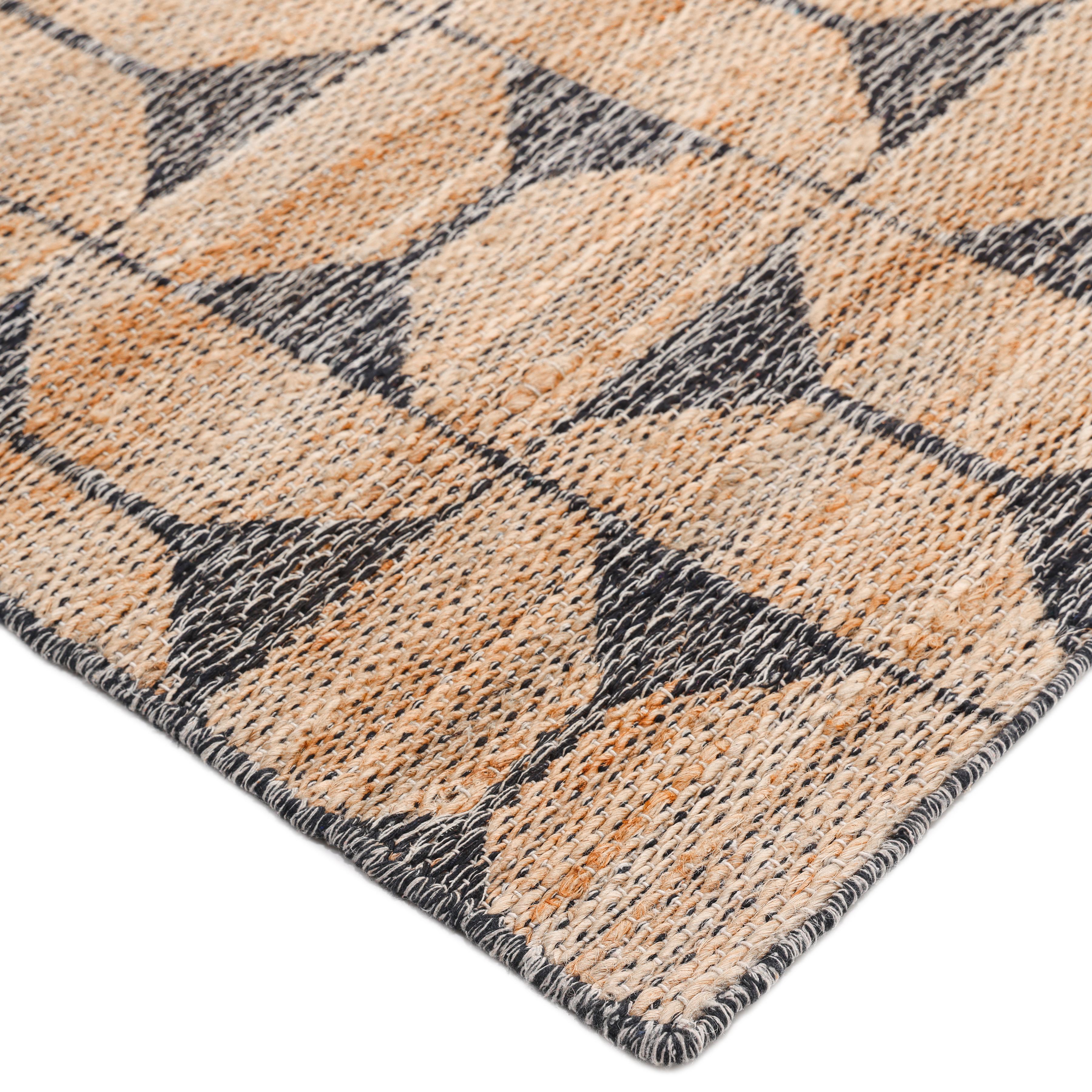 Bridging the gap between traditional and modern, the Transitional Jute collection features rugs that exemplify versatility. Soft underfoot with a pleasing combination of textures, these vintage-inspired rugs add traditional beauty to any room.