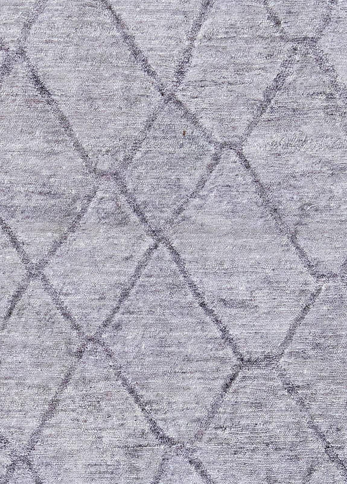 Contemporary geometric handmade silk rug by Doris Leslie Blau.
Size: 5'3
