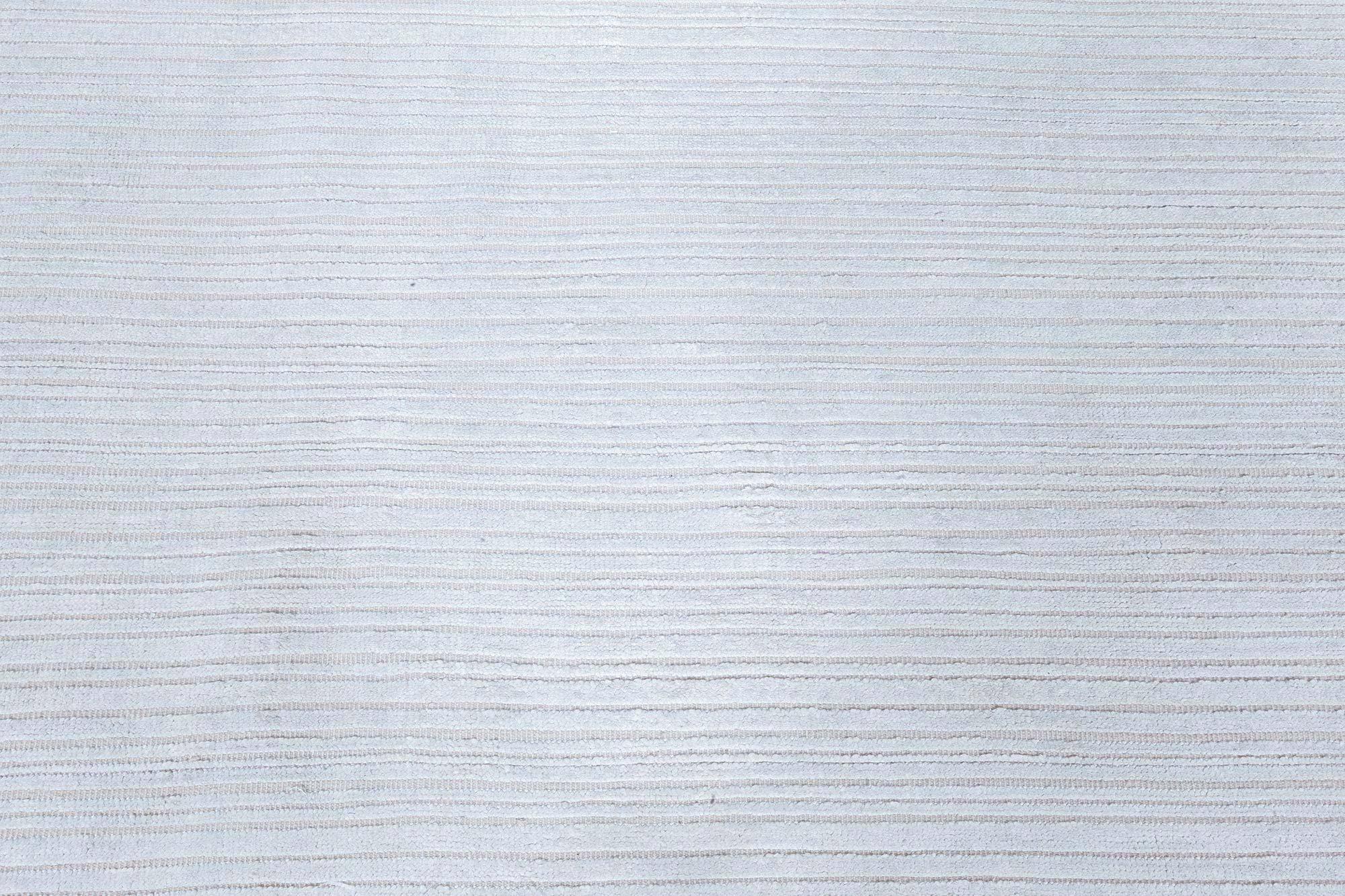Tappeto geometrico contemporaneo di seta e lana con nodo alto e basso di Doris Leslie Blau
Dimensioni: 16'2
