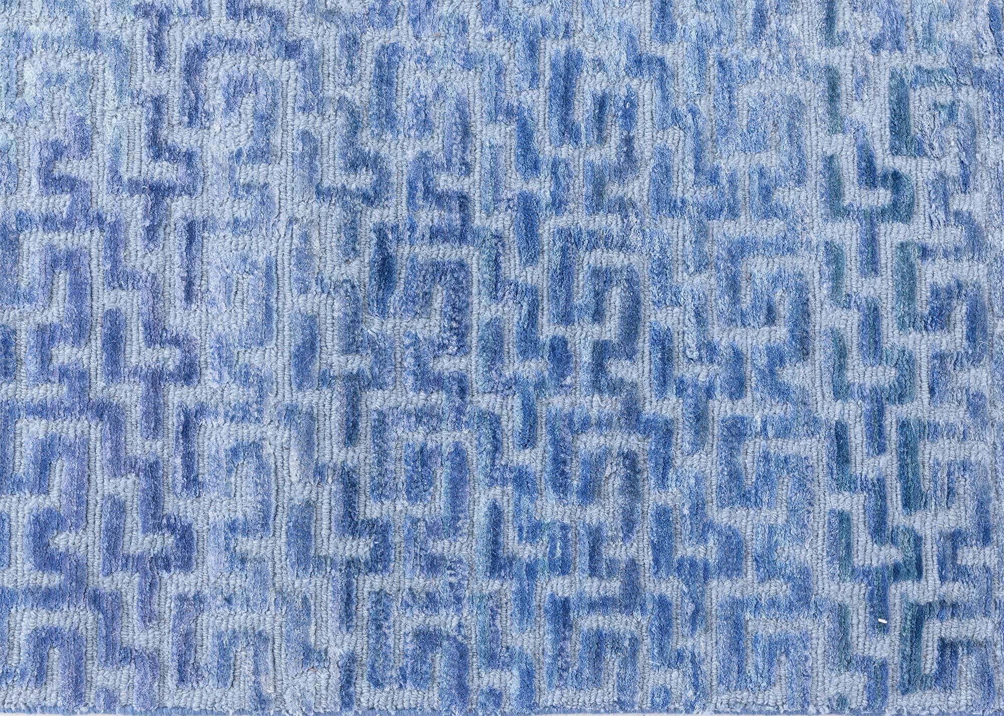 Indien Tapis contemporain géométrique High-low en soie nouée Fragment par Doris Leslie Blau en vente