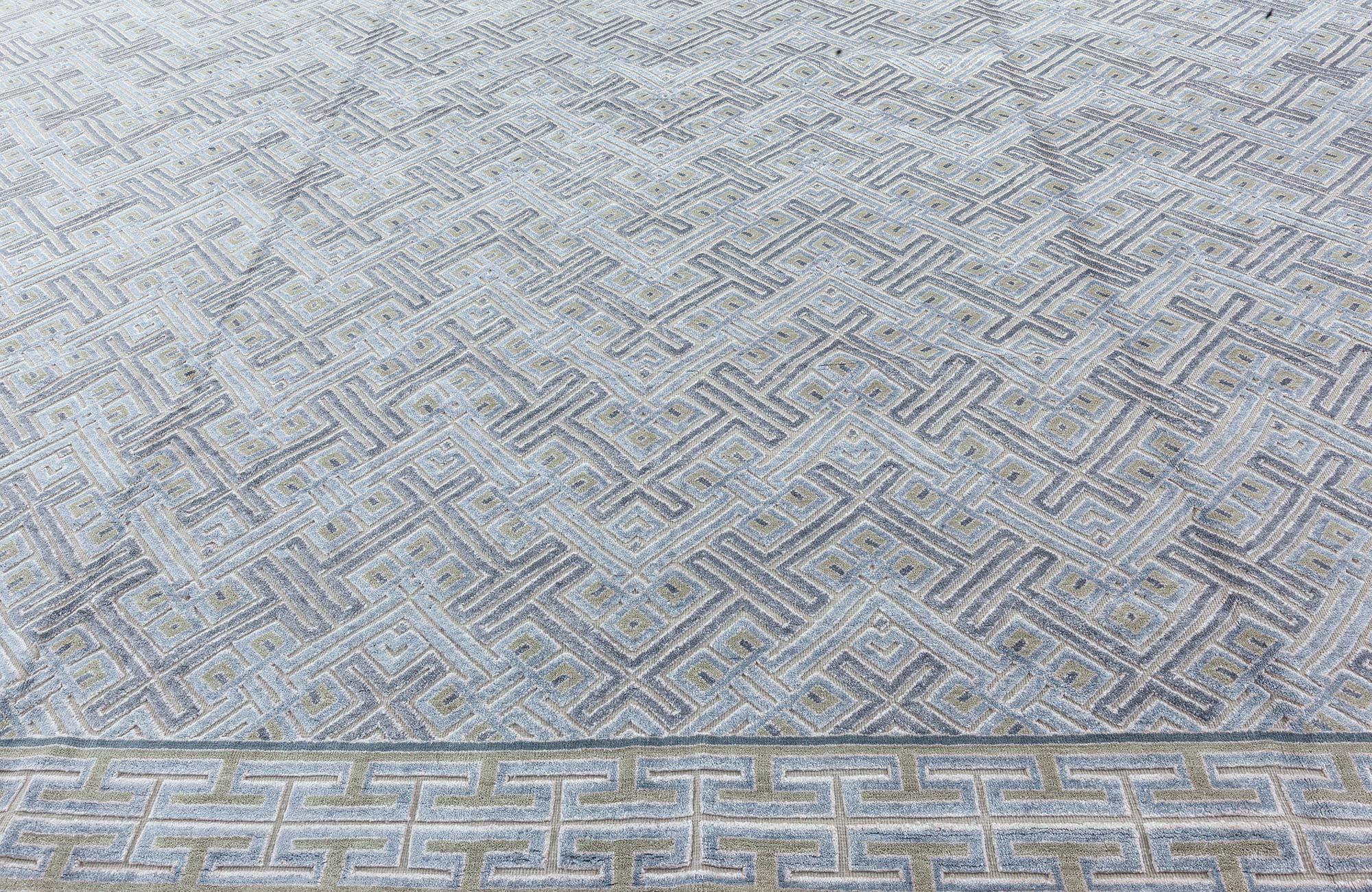 Contemporary Geometric High-Low Knotted Wool and Silk Rug von Doris Leslie Blau im Zustand „Neu“ im Angebot in New York, NY